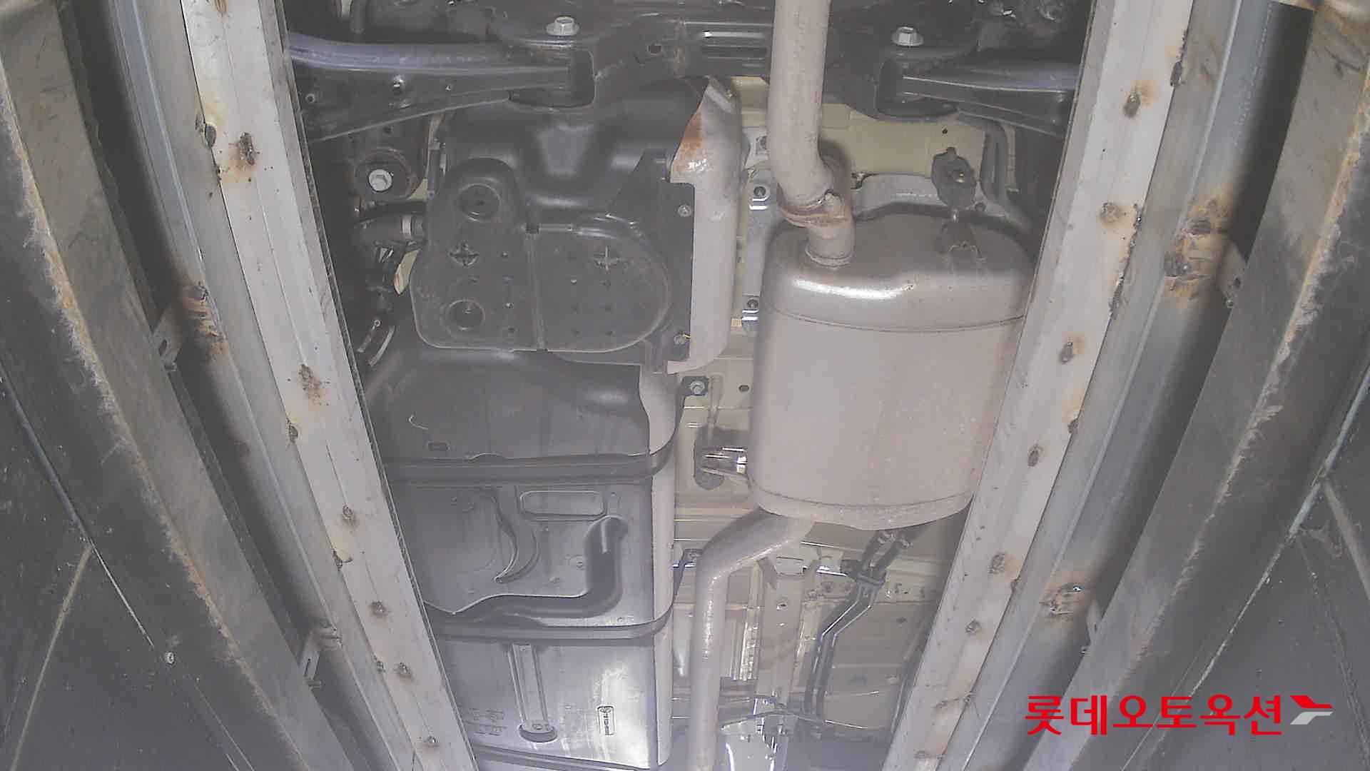 Kia Carnival - 2