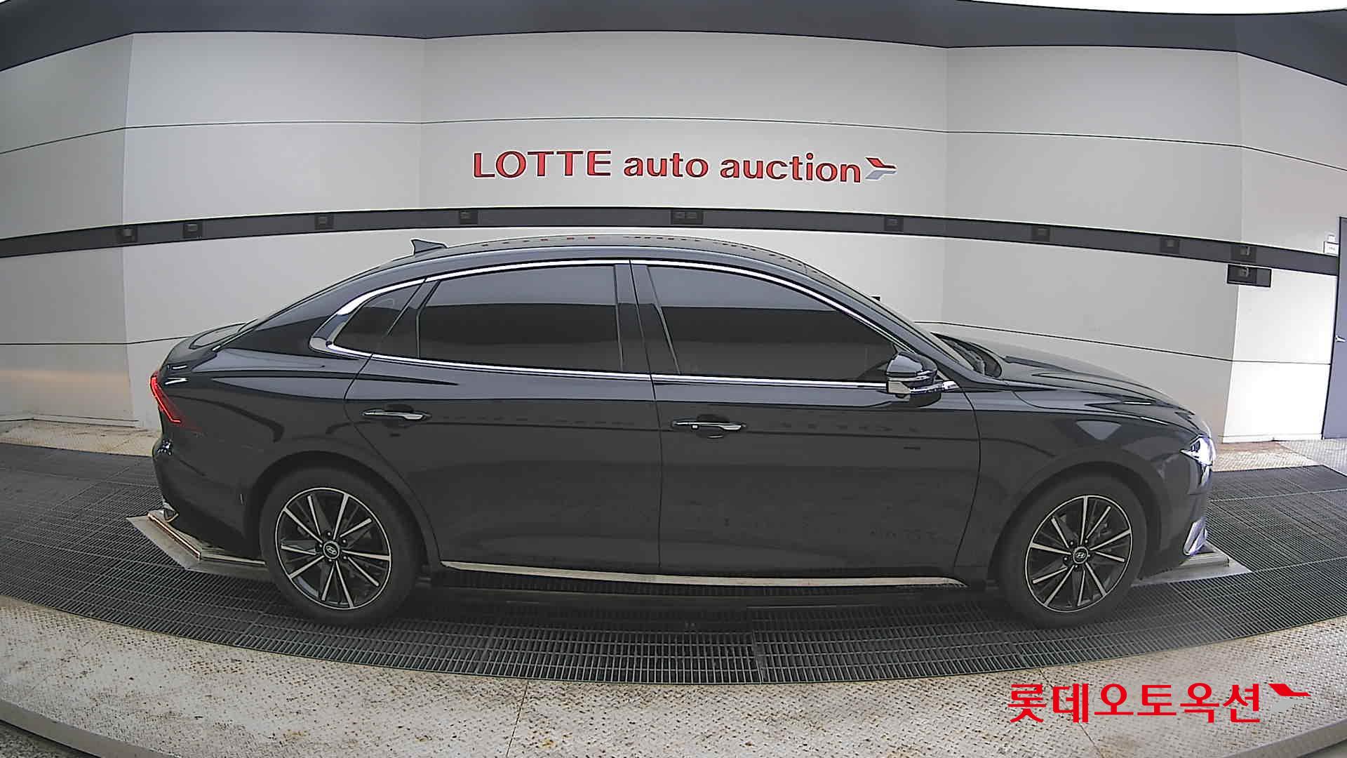 Hyundai Grandeur - 21