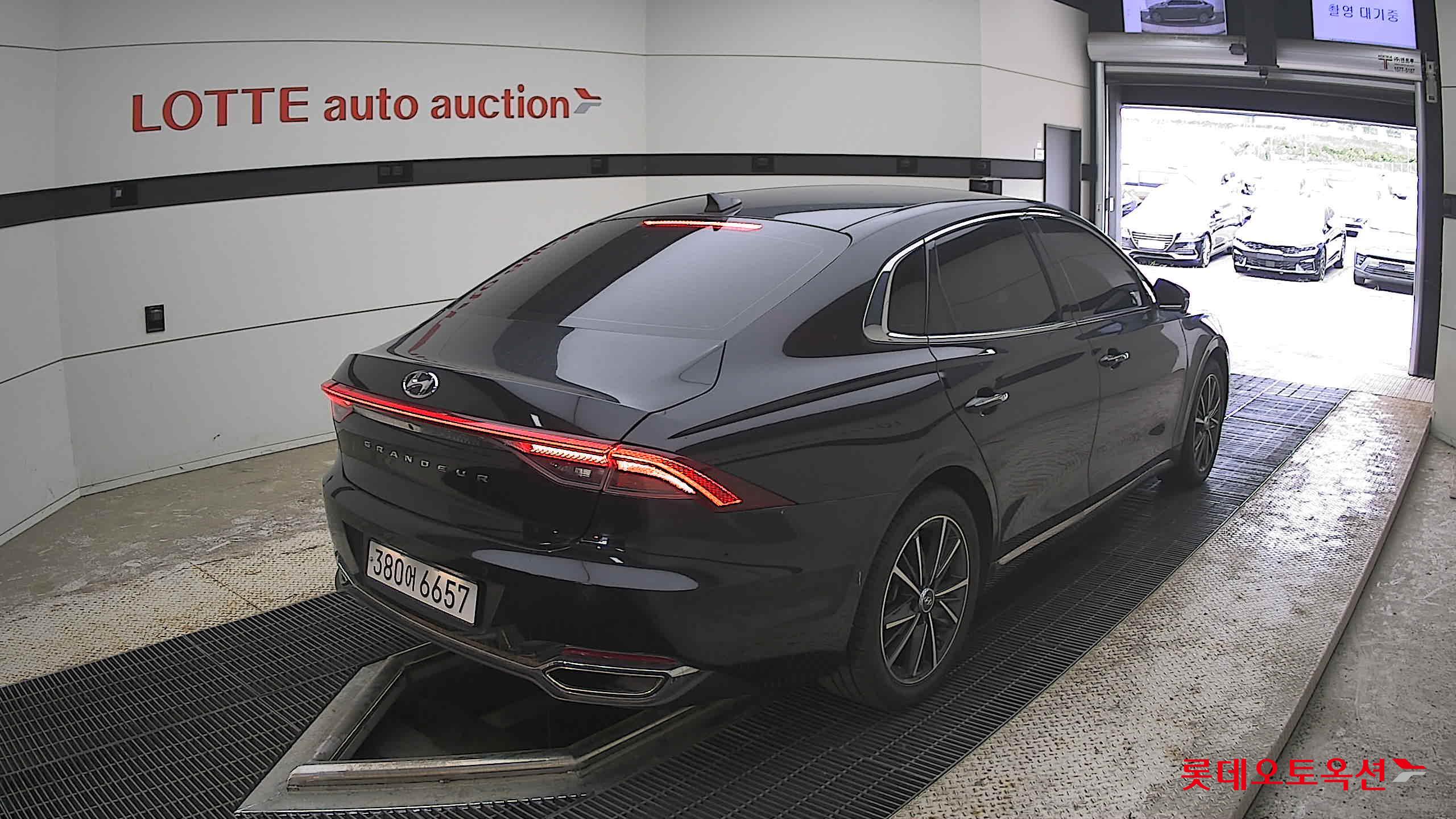 Hyundai Grandeur - 5