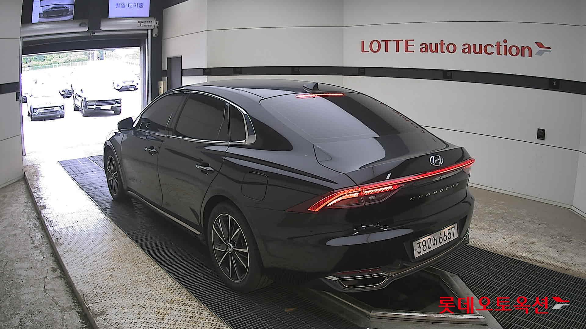 Hyundai Grandeur - 4