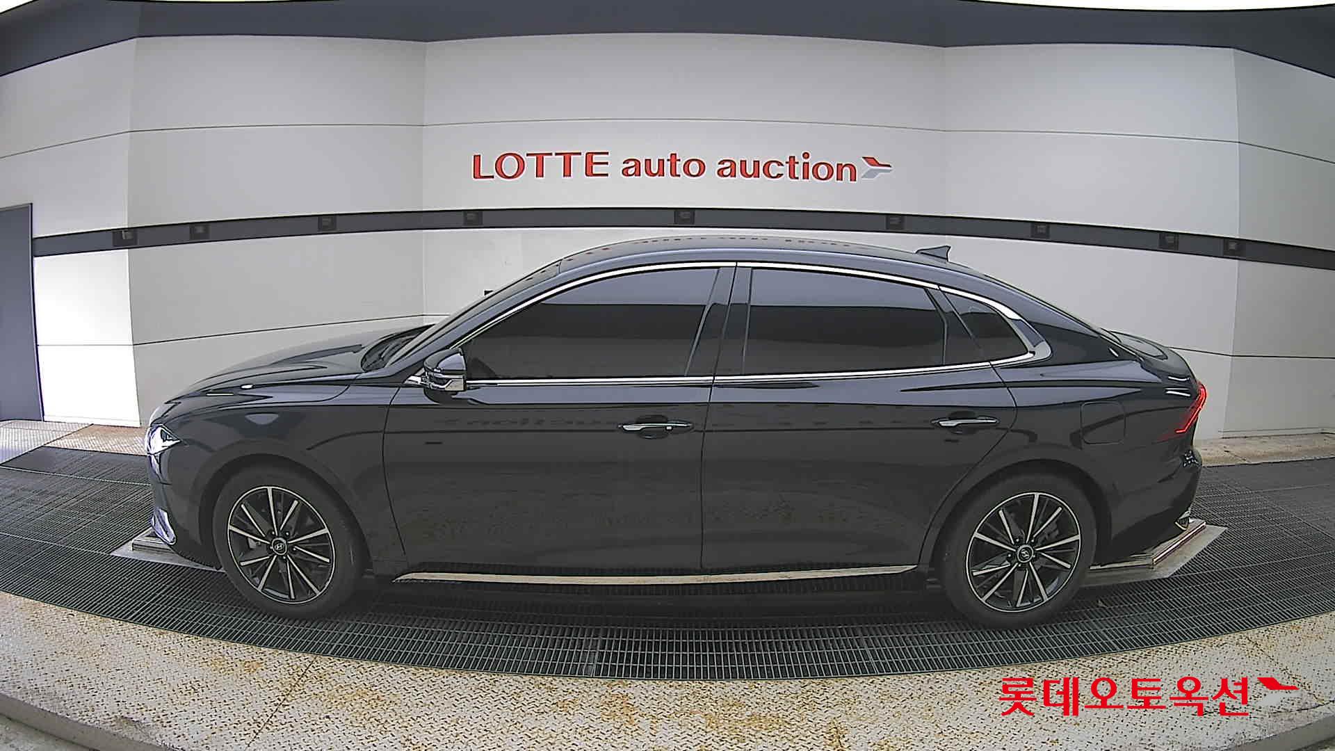 Hyundai Grandeur - 13