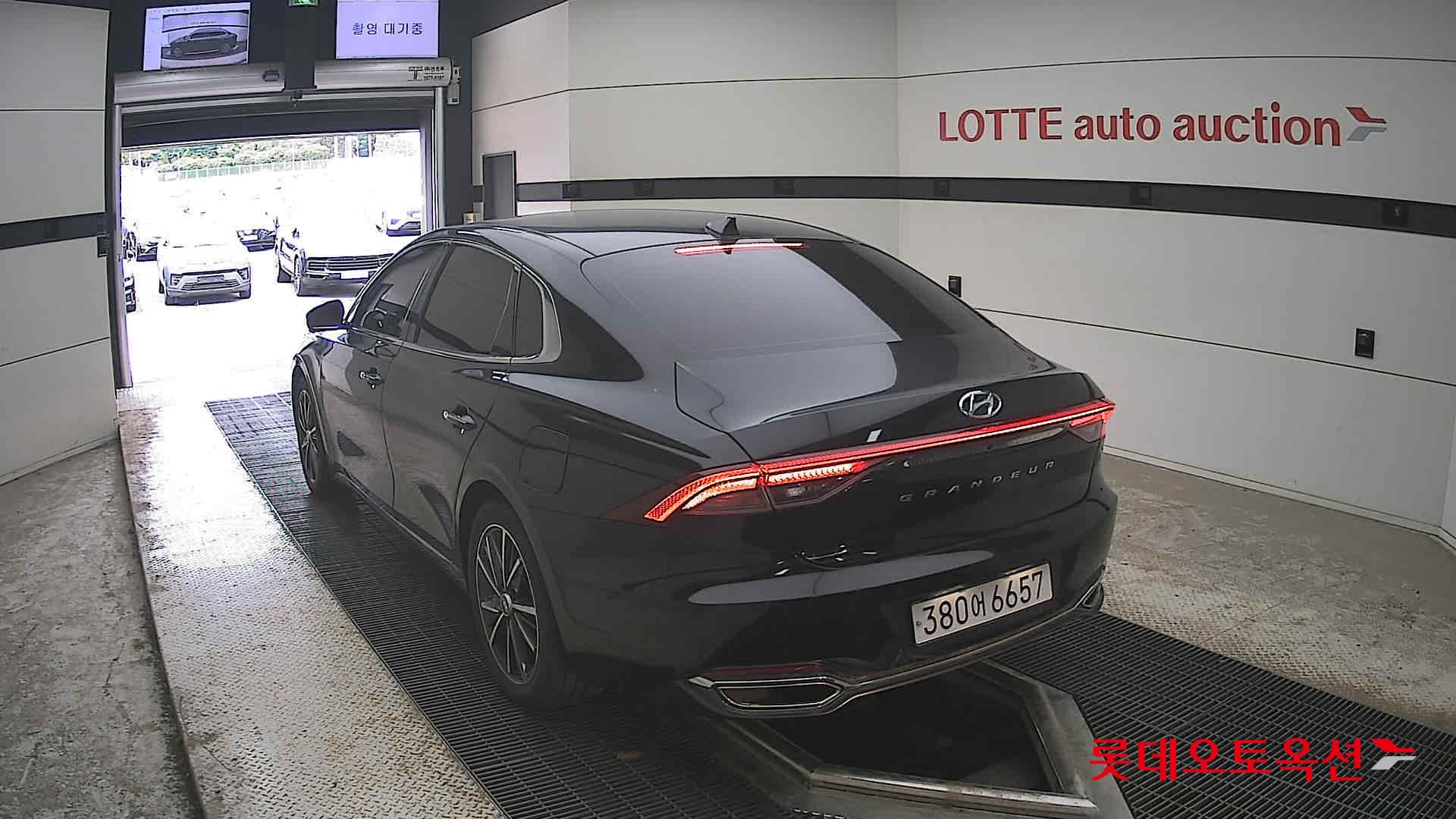 Hyundai Grandeur - 16