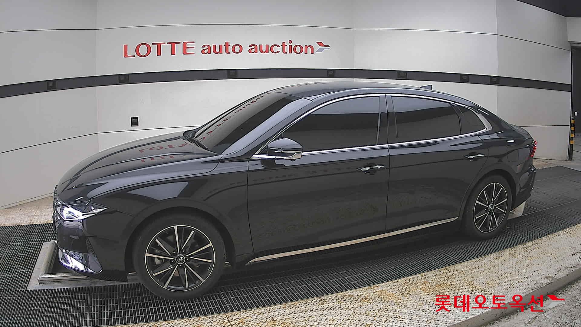Hyundai Grandeur - 12
