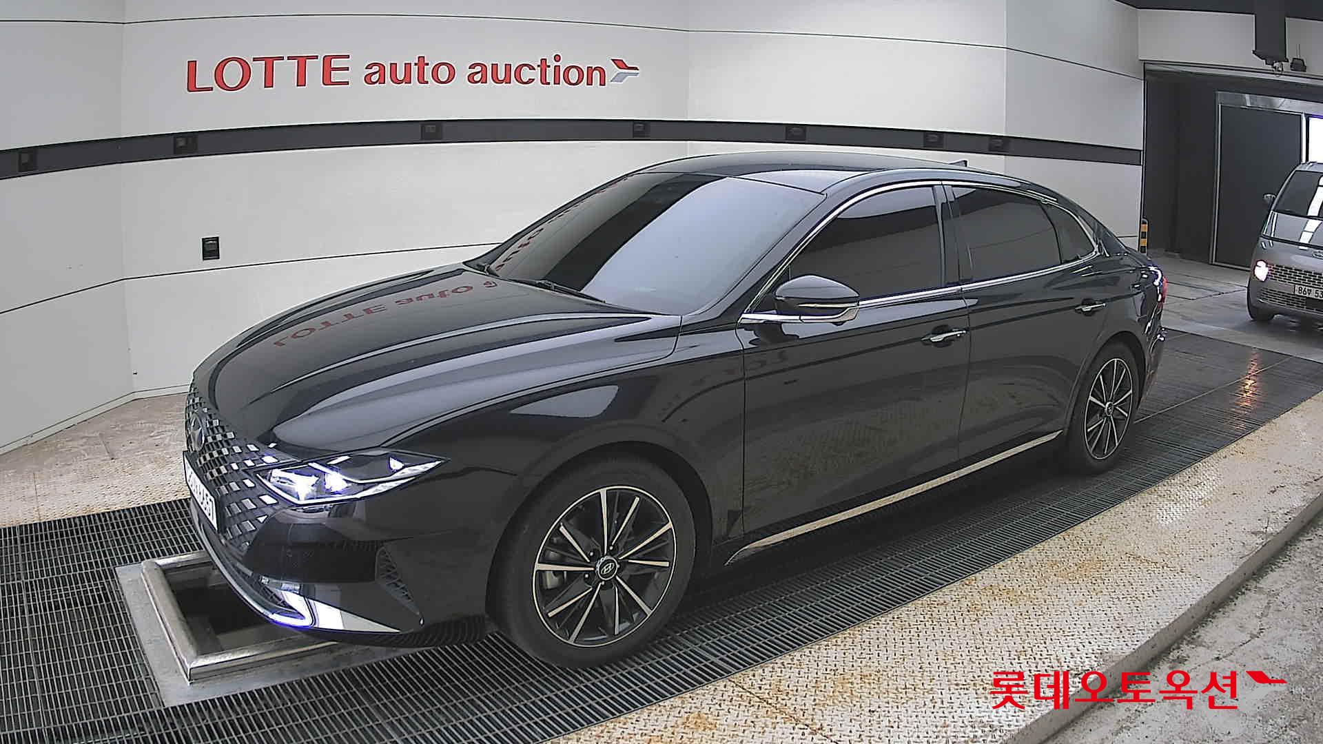 Hyundai Grandeur - 11