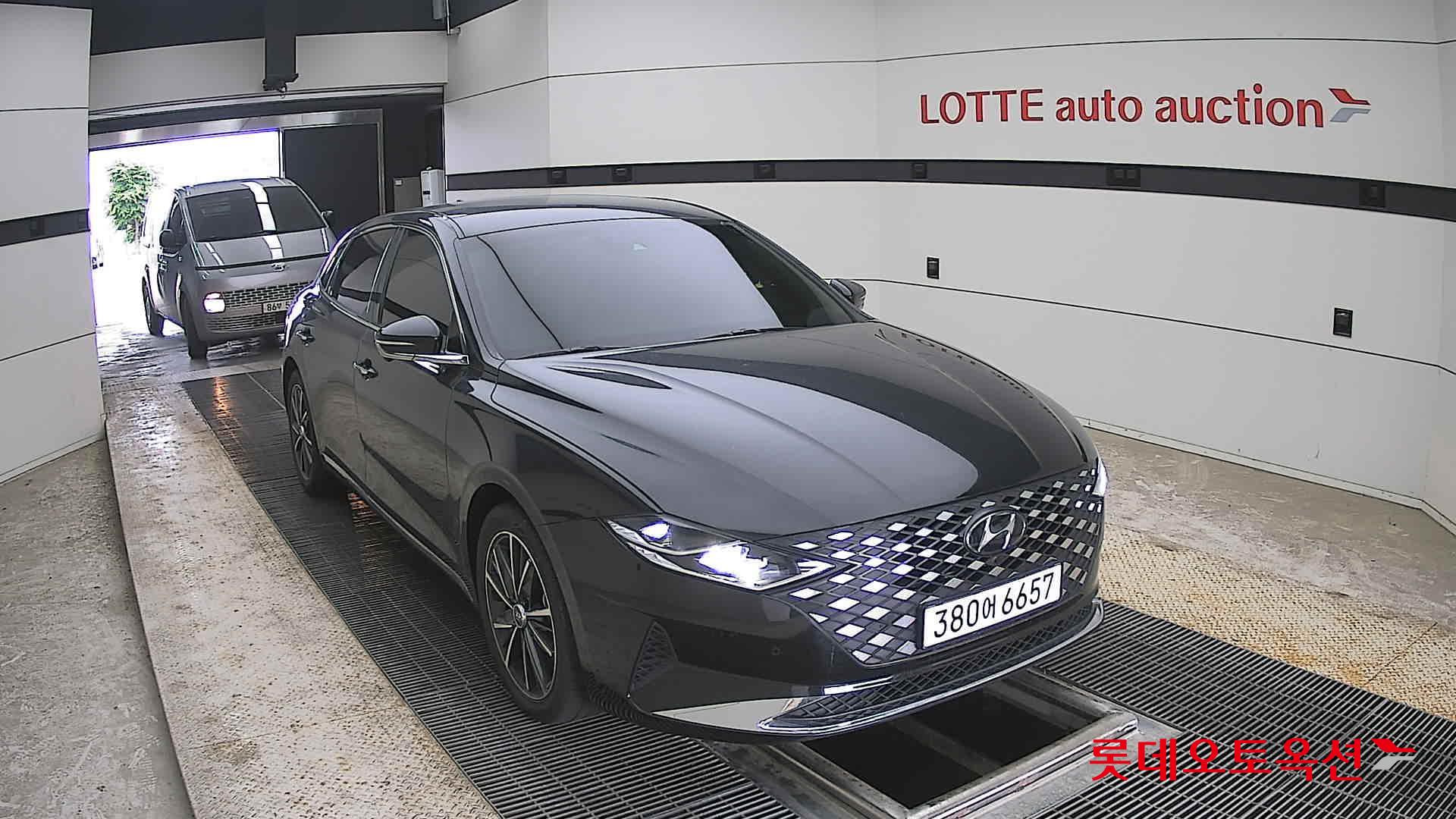 Hyundai Grandeur - 24