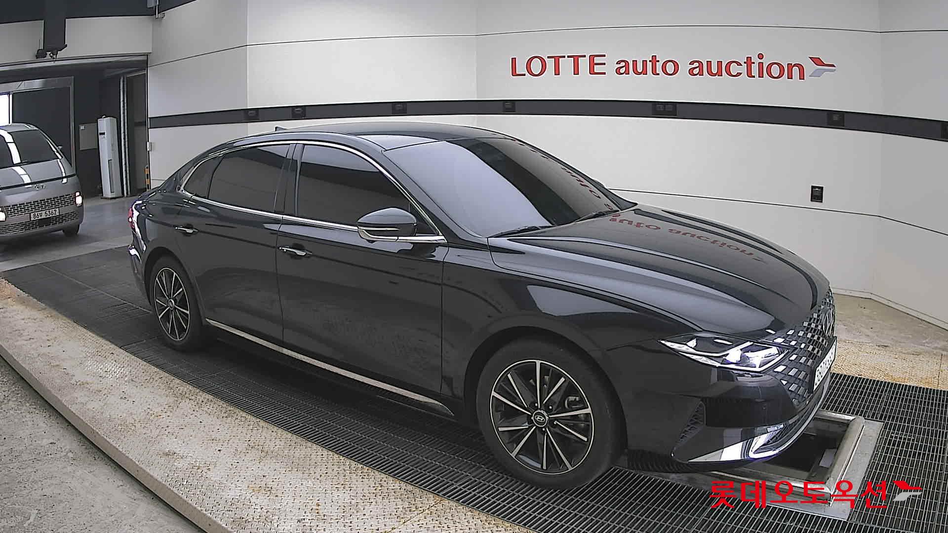 Hyundai Grandeur - 23