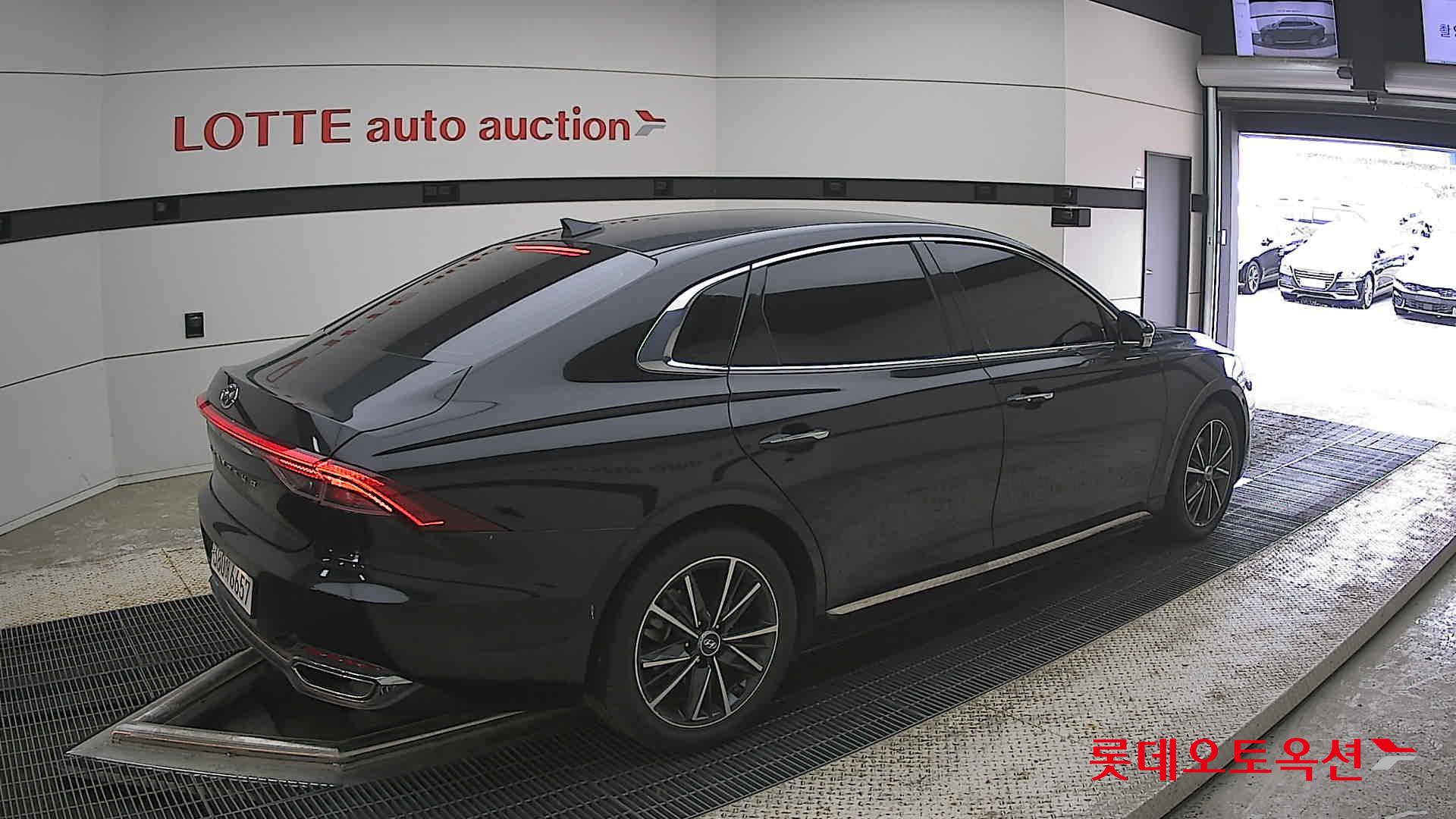 Hyundai Grandeur - 19