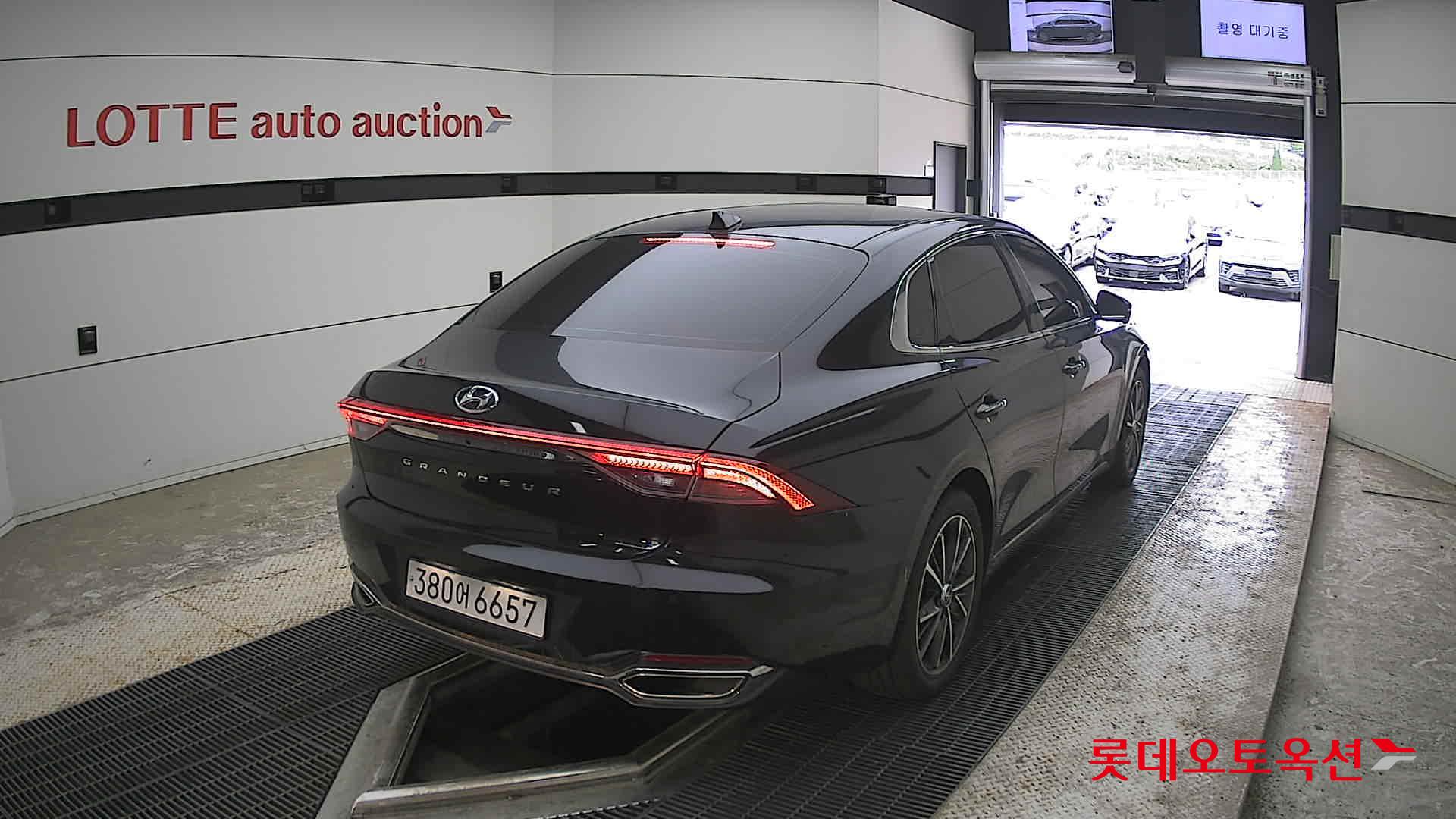 Hyundai Grandeur - 18