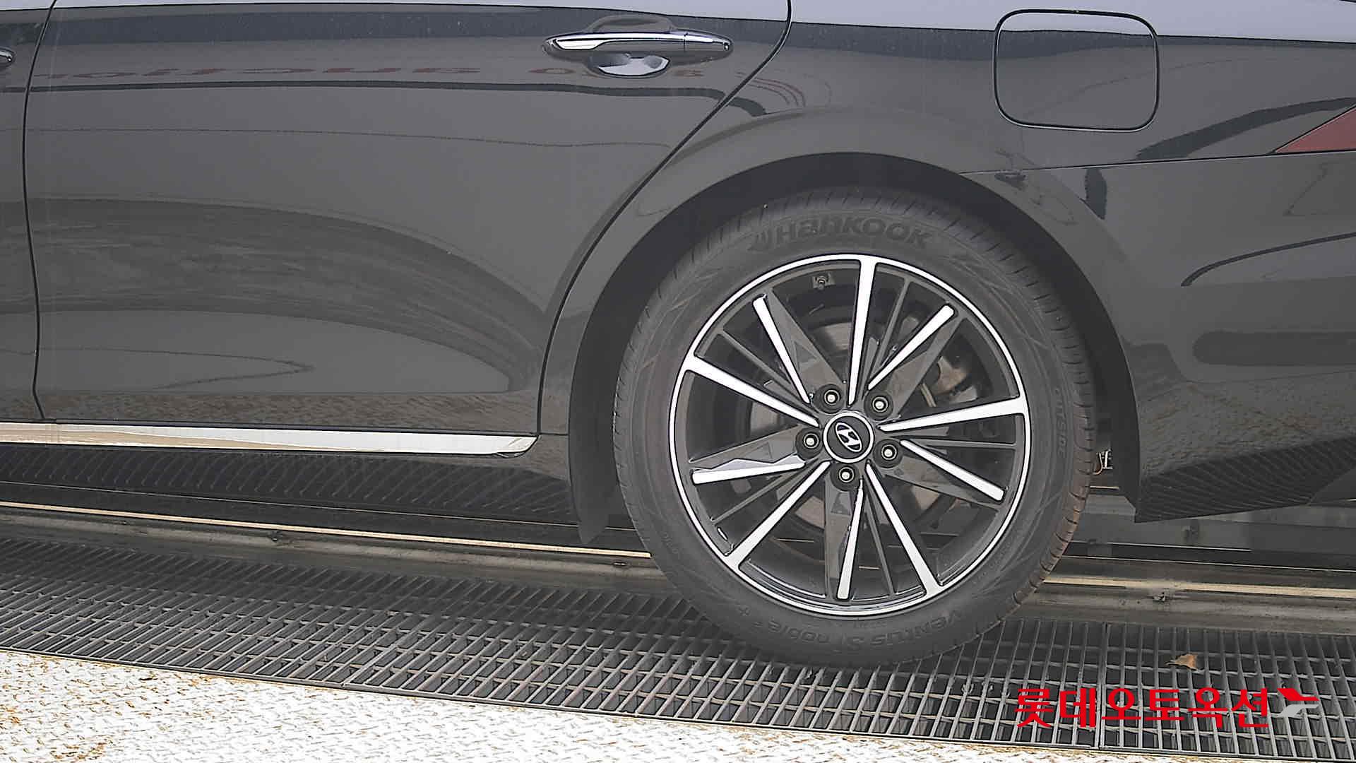 Hyundai Grandeur - 26
