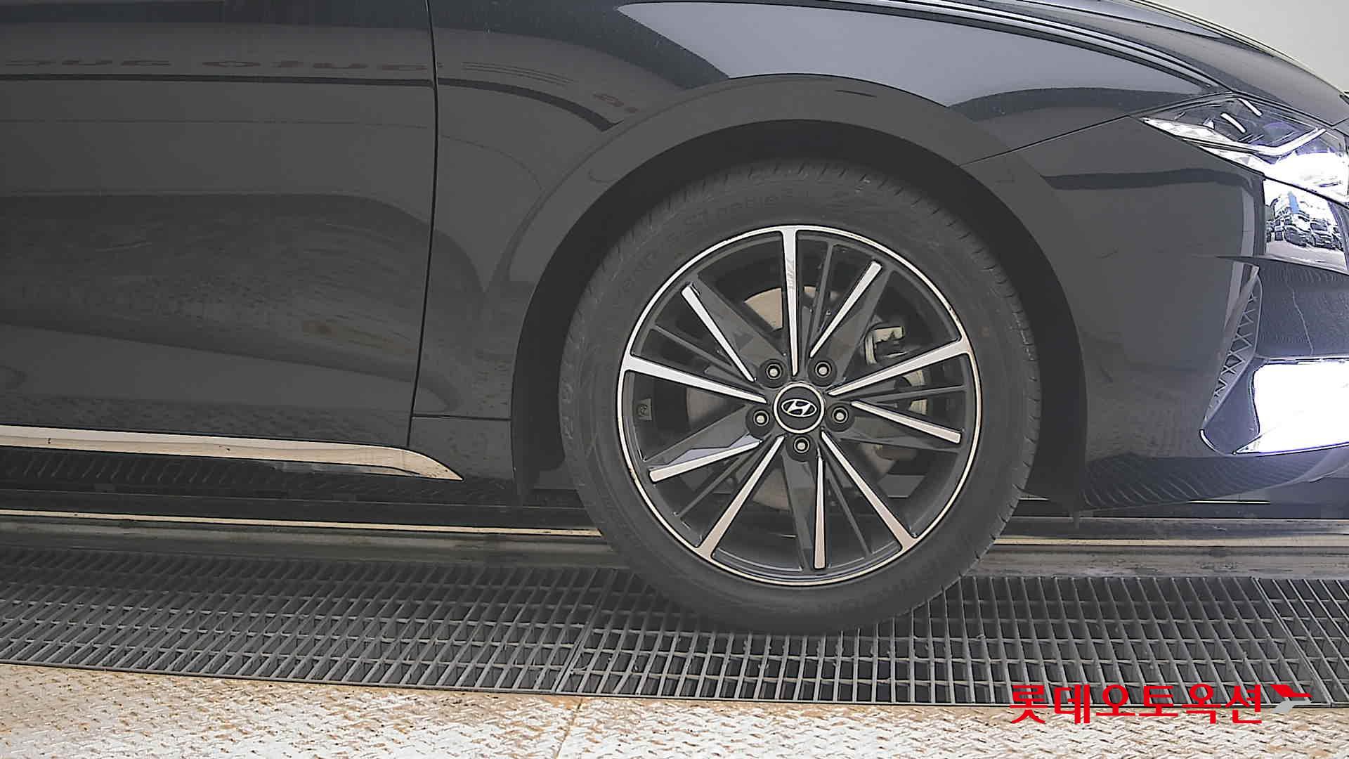 Hyundai Grandeur - 27