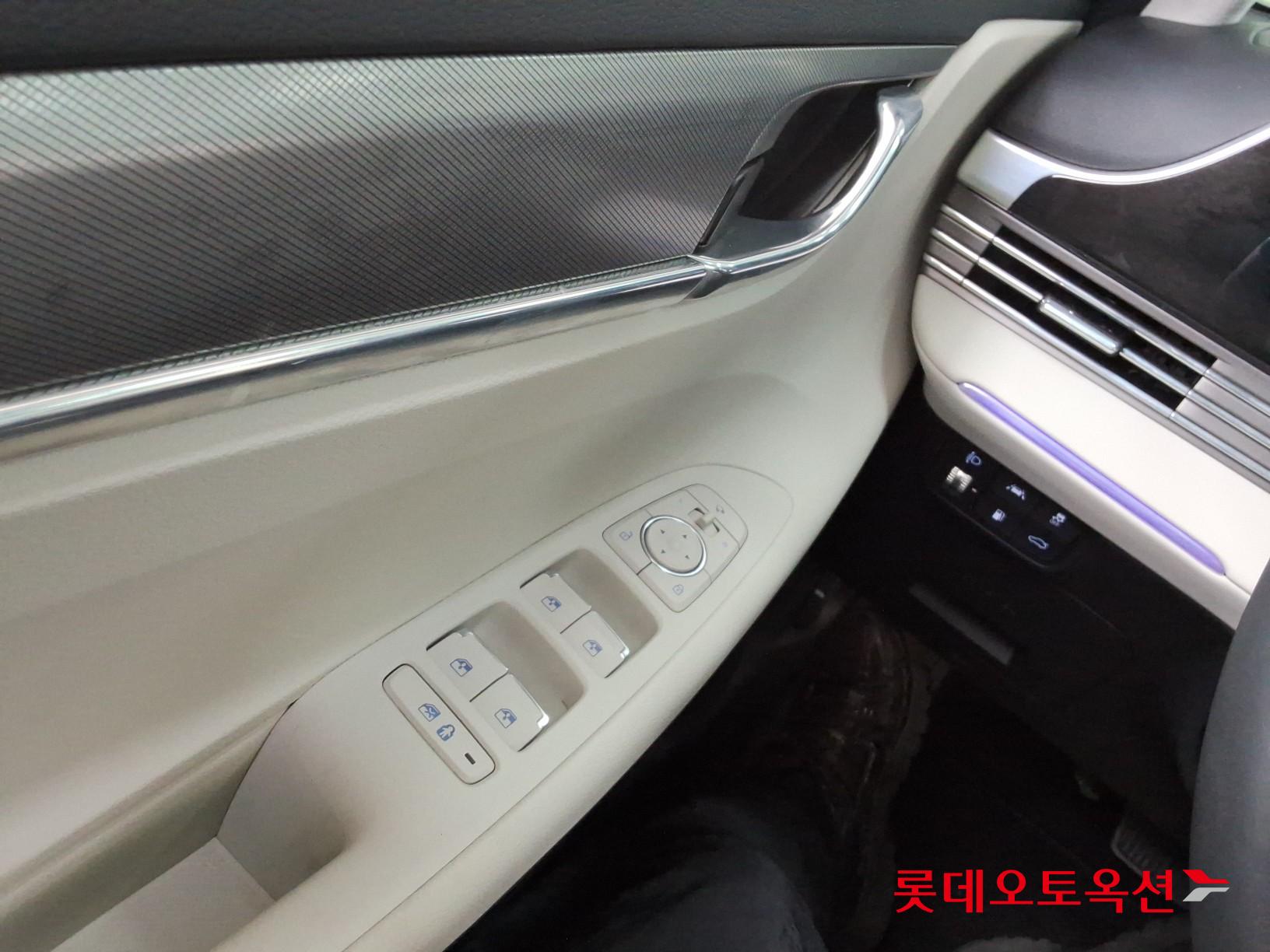 Hyundai Grandeur - 29