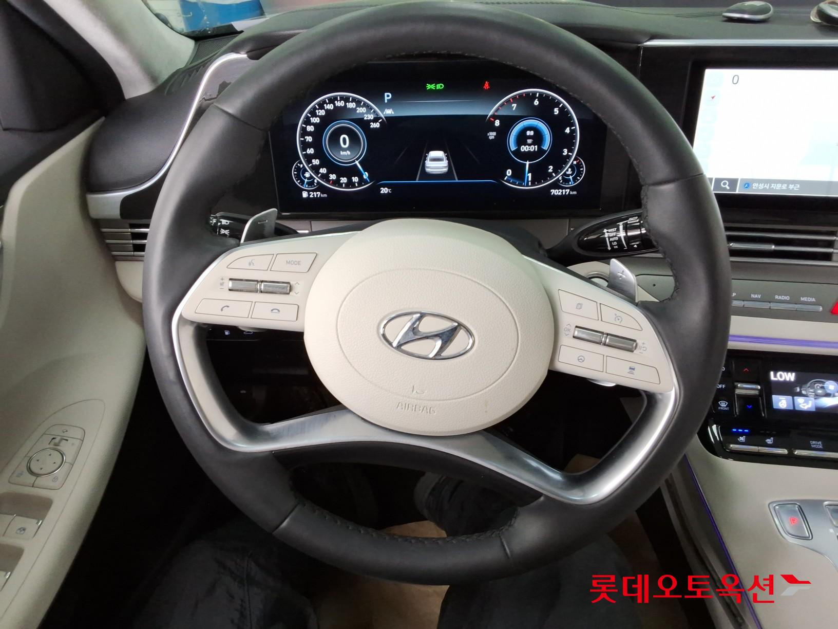 Hyundai Grandeur - 30
