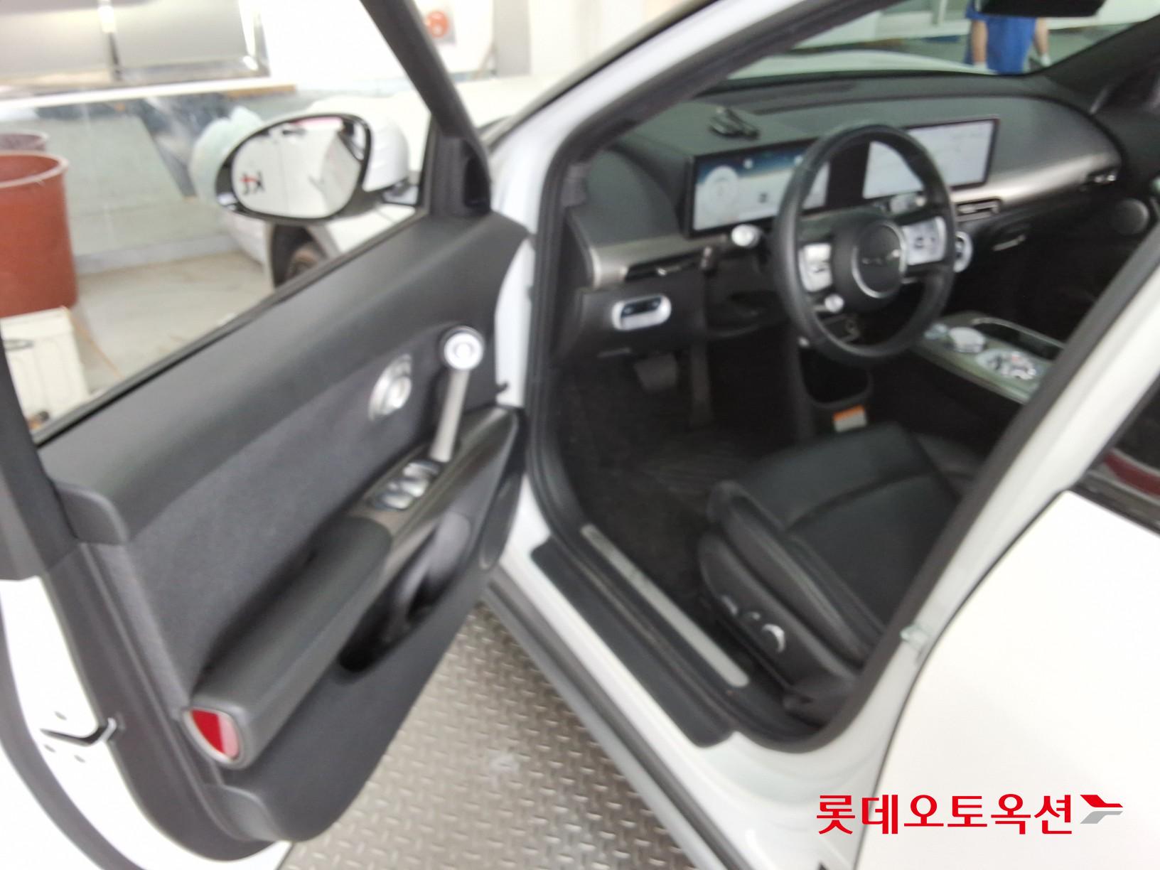 Genesis GV60 - 36
