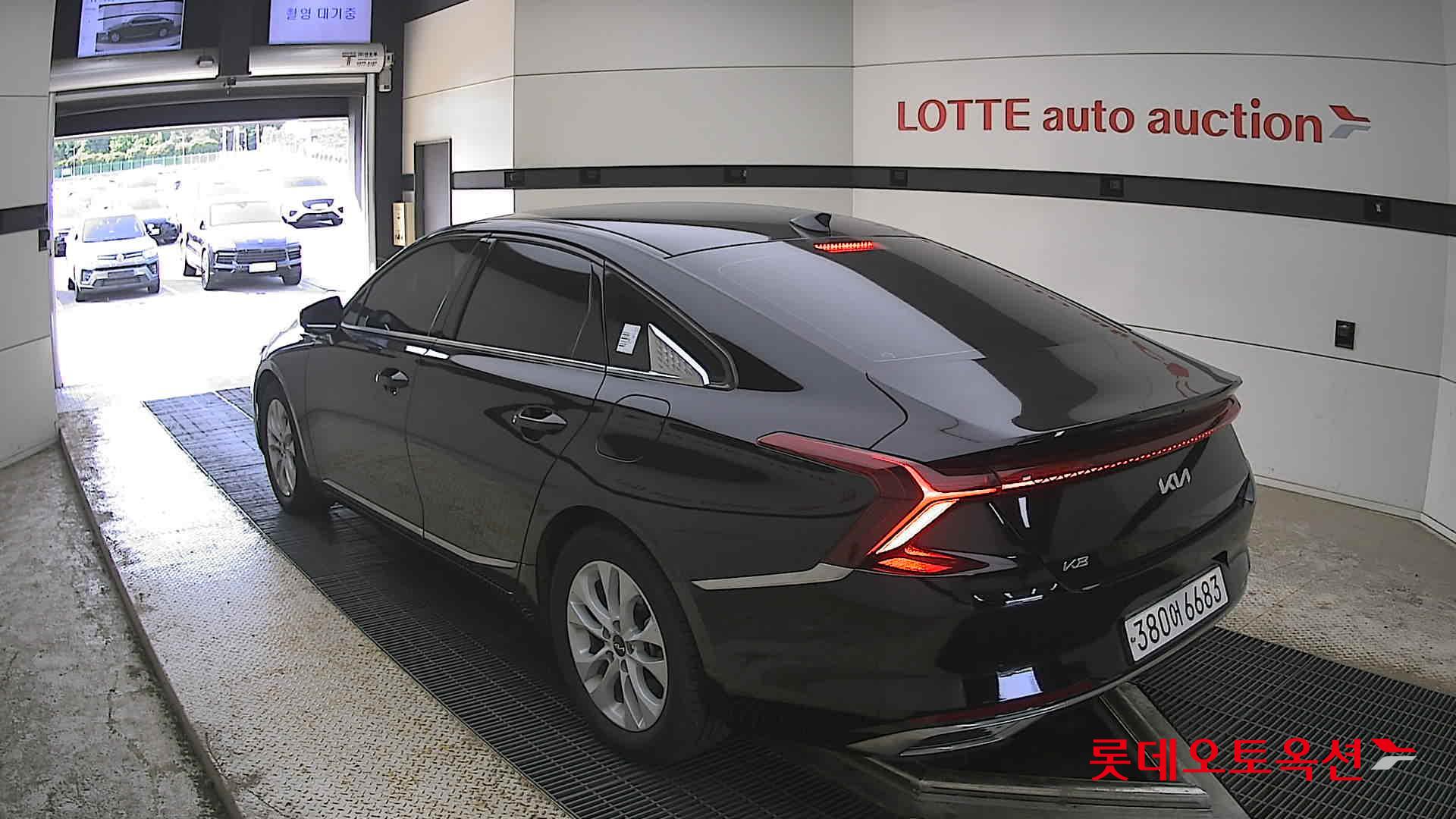 Kia K8 - 4