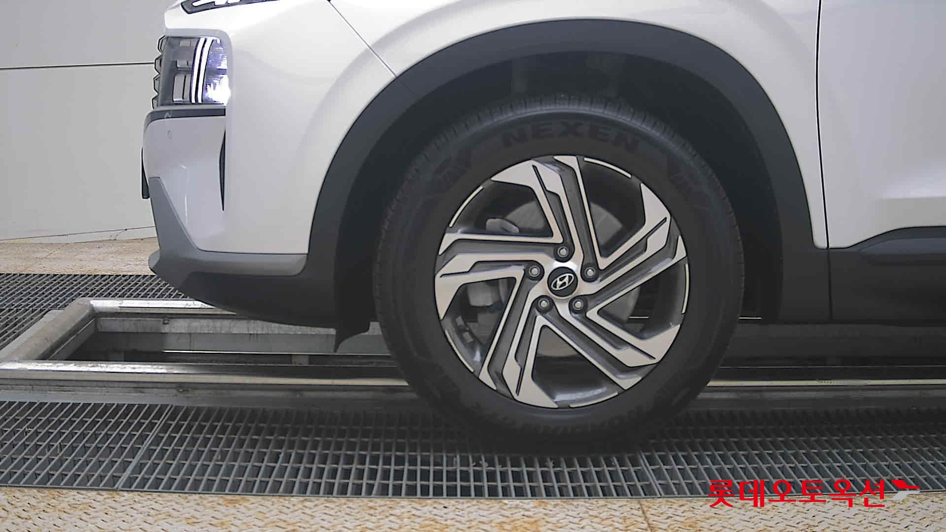 Hyundai Santa Fe - 25