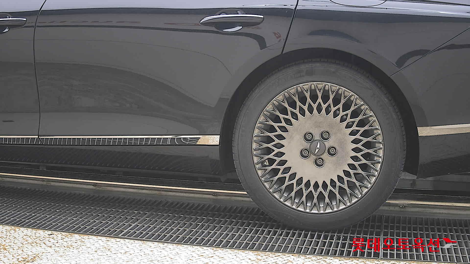 Genesis G80 - 26