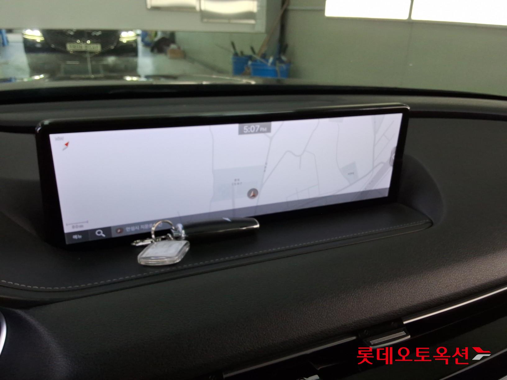 Genesis G80 - 32