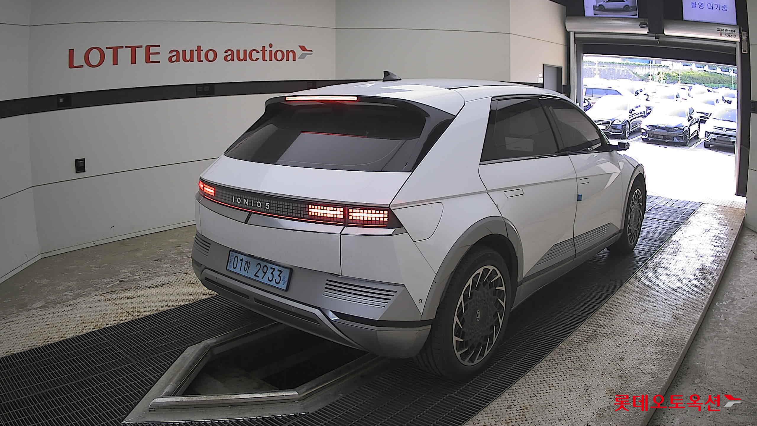 Hyundai Ioniq 5 - 5