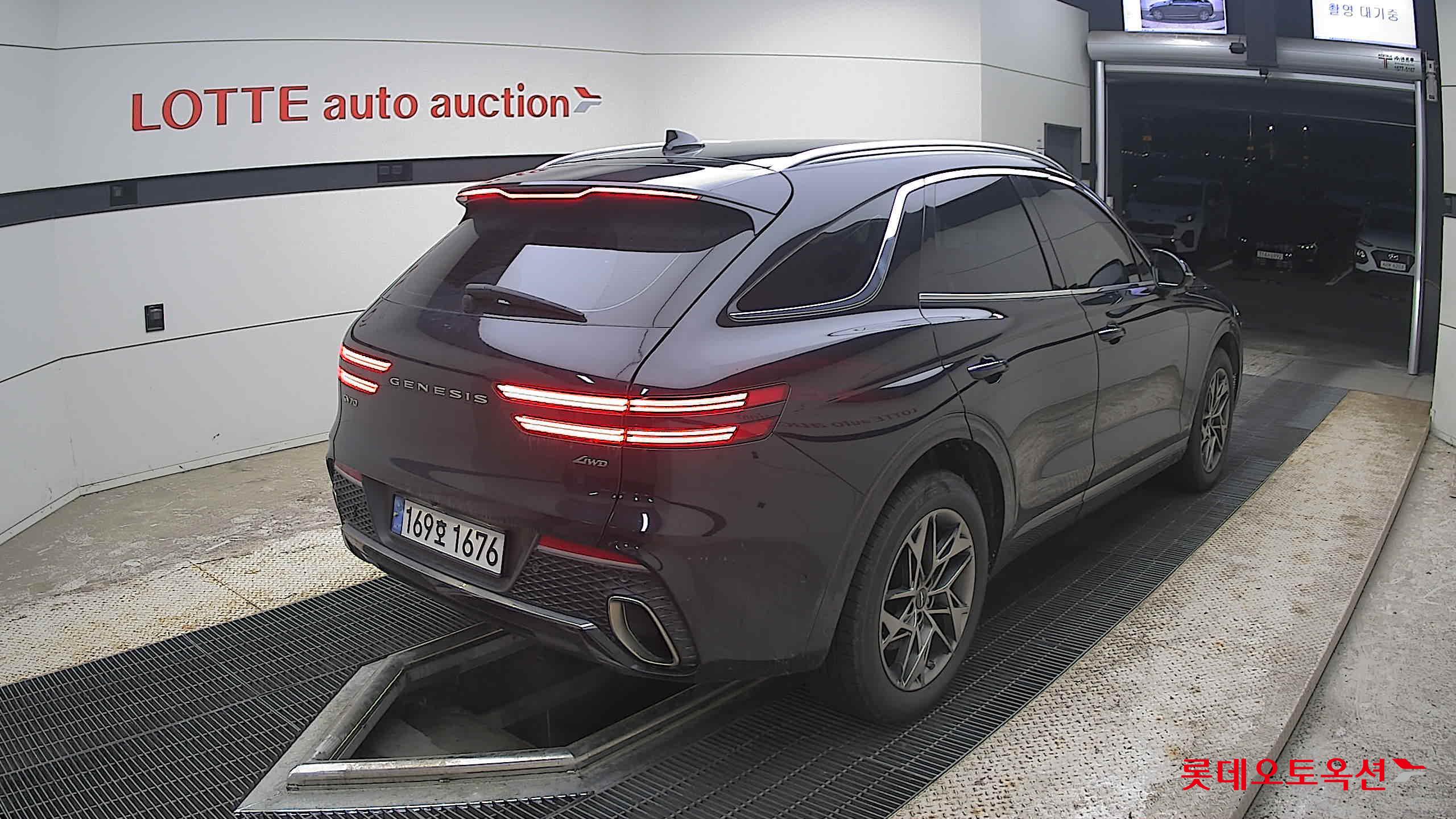 2022 - genesis gv70