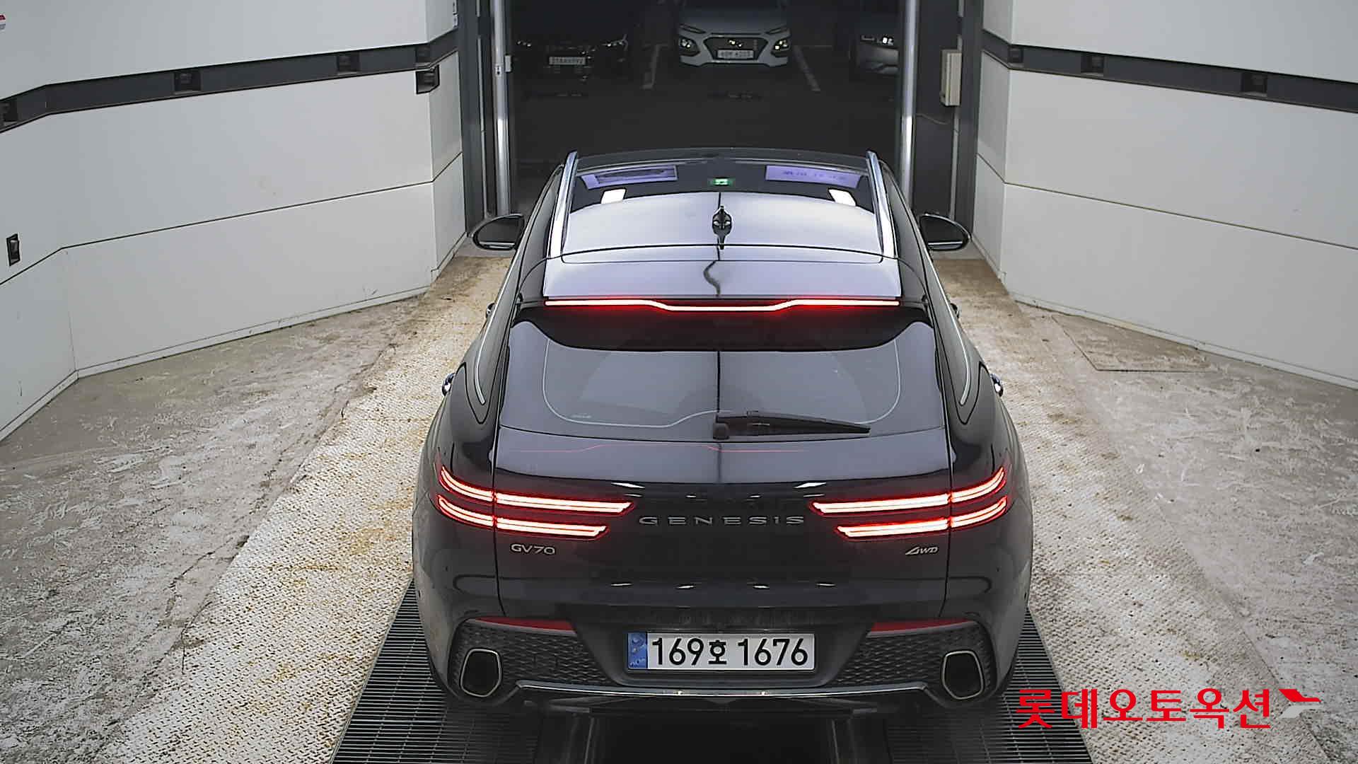 2022 - genesis gv70