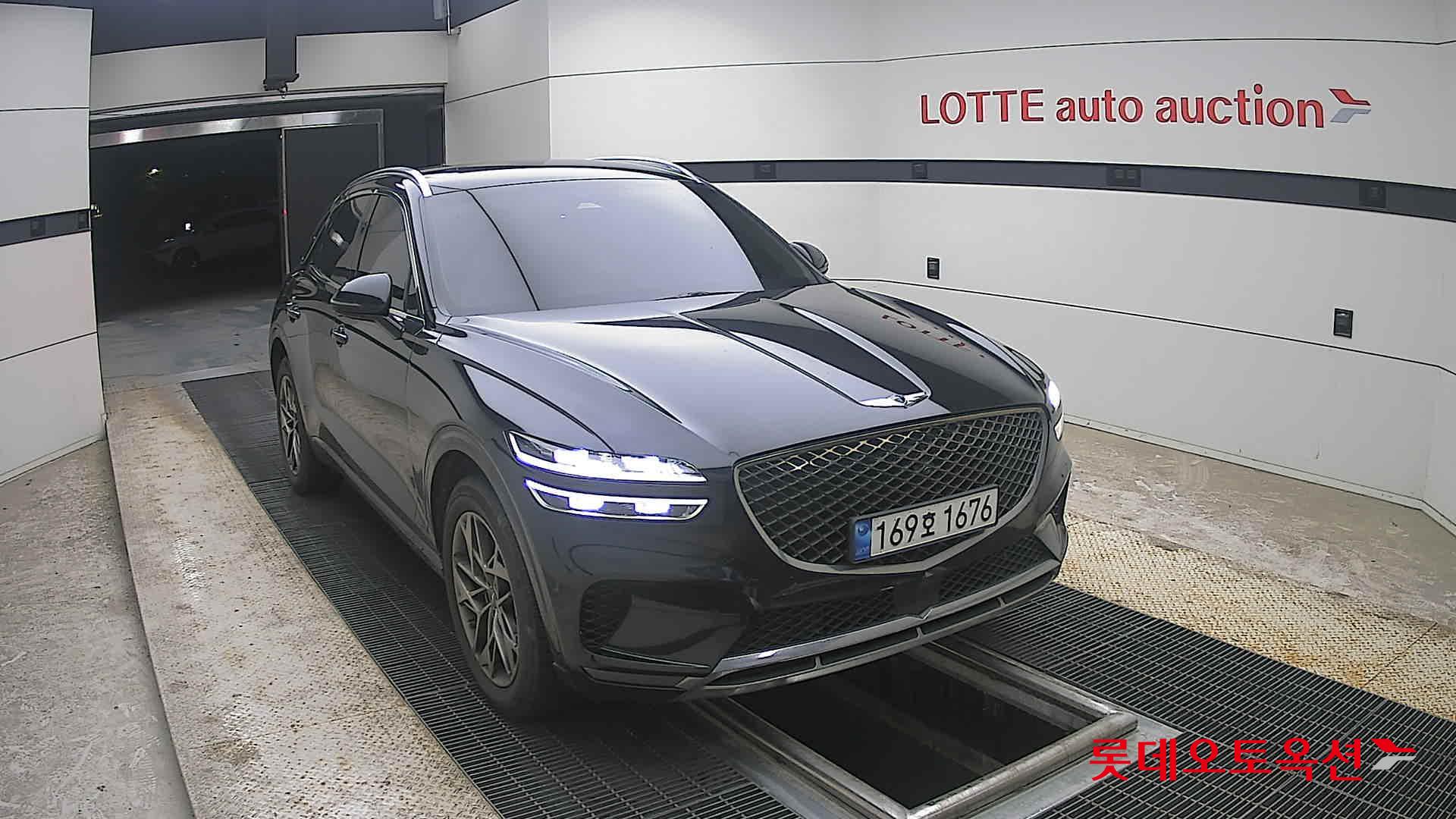 2022 - genesis gv70