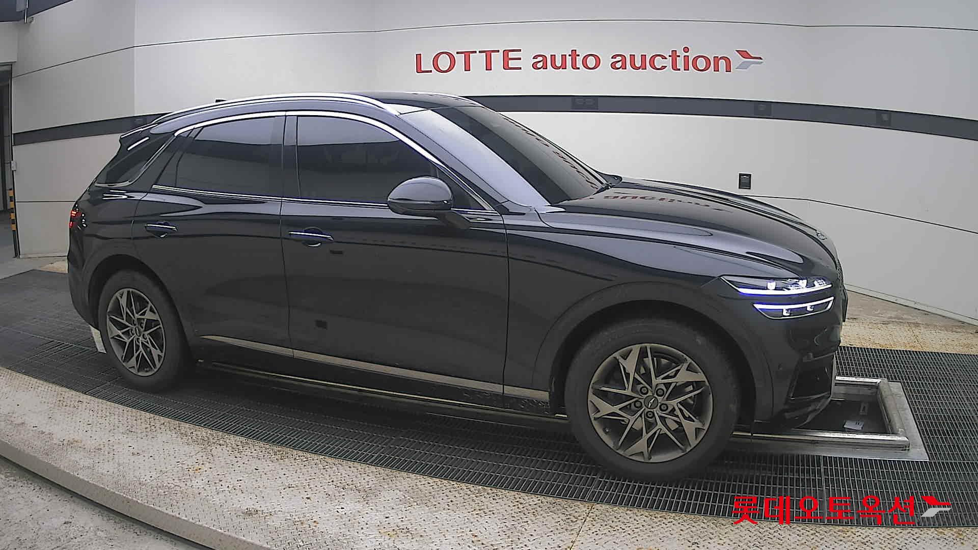 2022 - genesis gv70