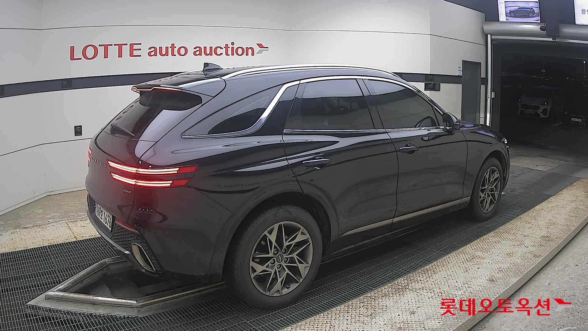 2022 - genesis gv70