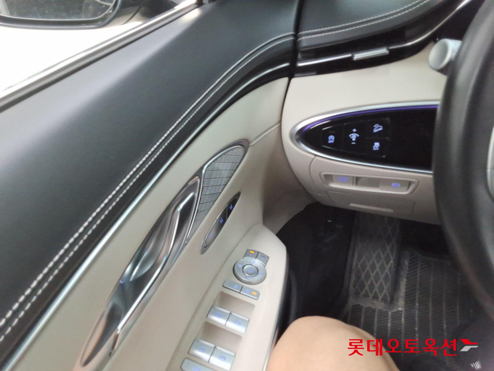 2022 - genesis gv70