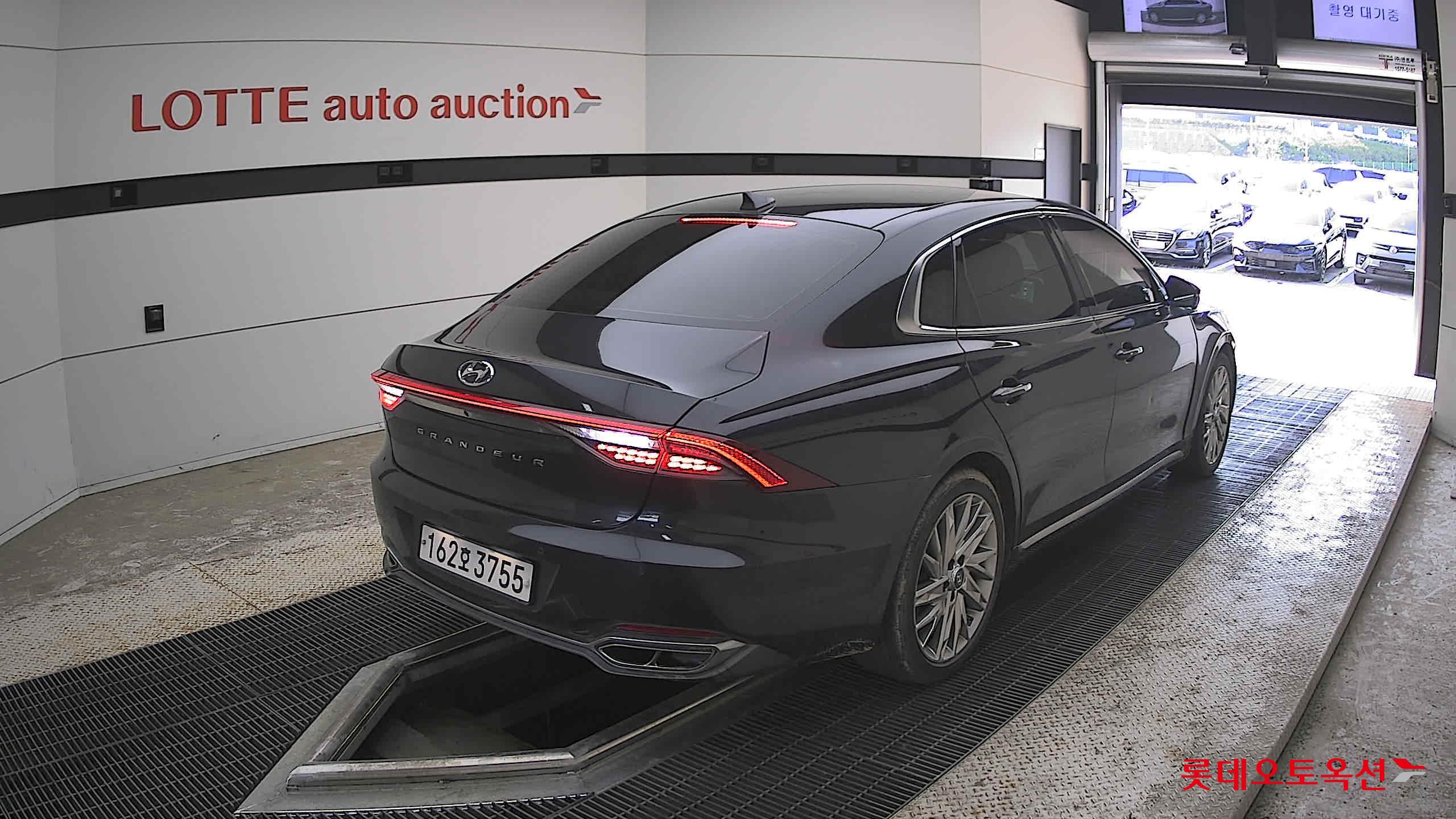 Hyundai Grandeur - 5