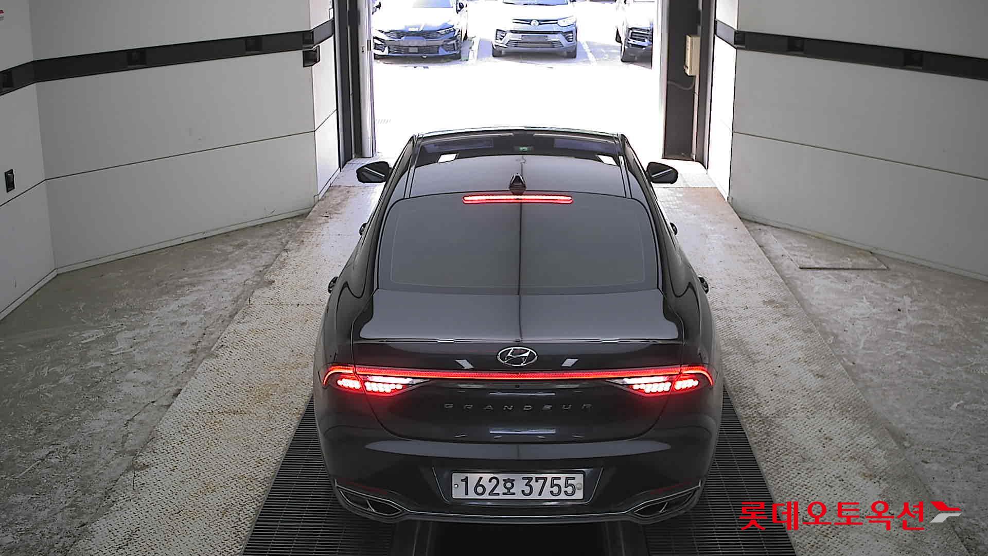 Hyundai Grandeur - 17