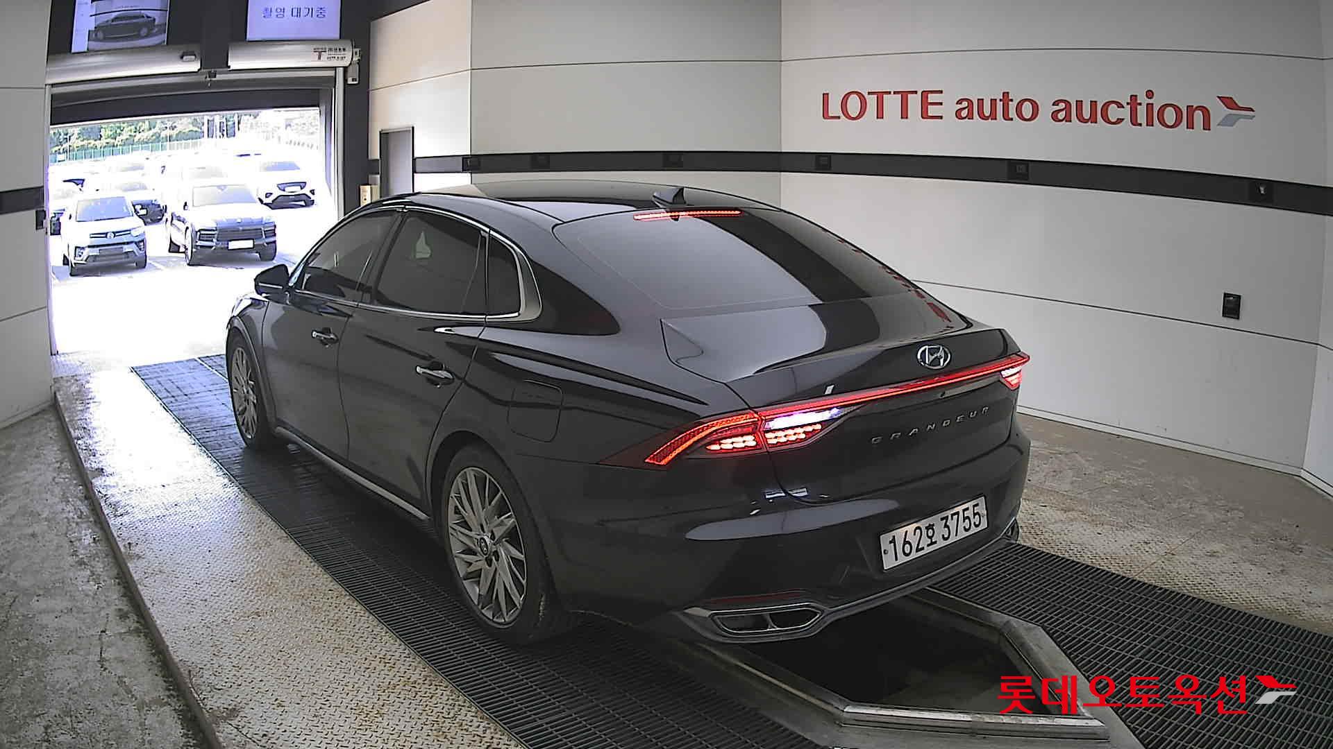 Hyundai Grandeur - 4