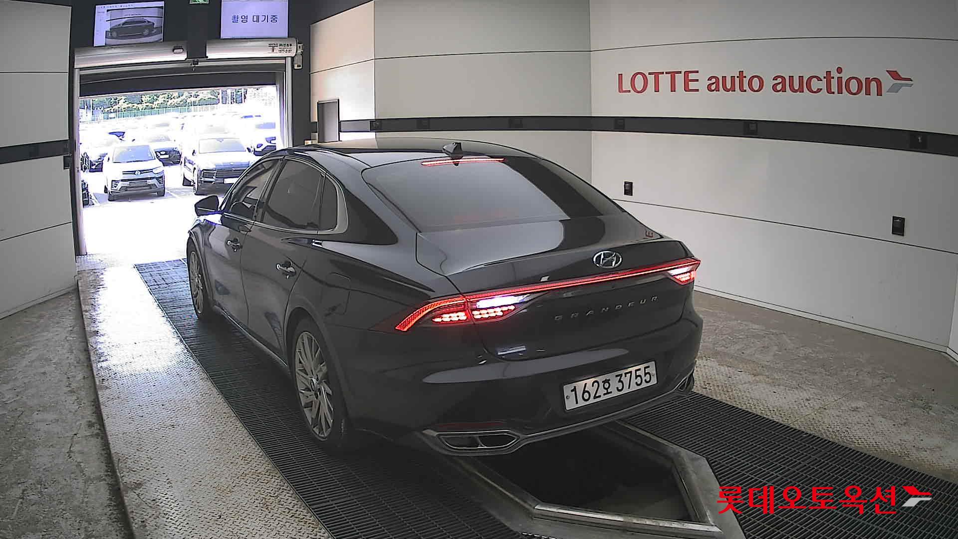 Hyundai Grandeur - 16