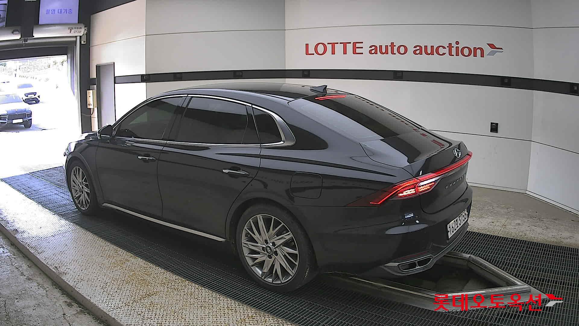 Hyundai Grandeur - 15