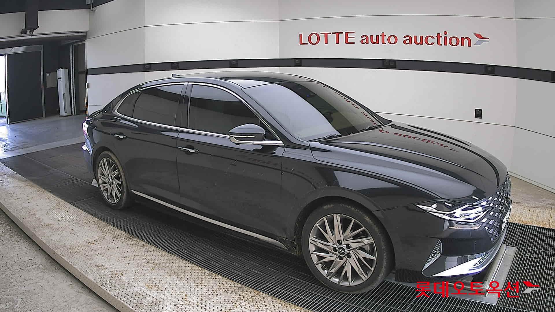 Hyundai Grandeur - 23
