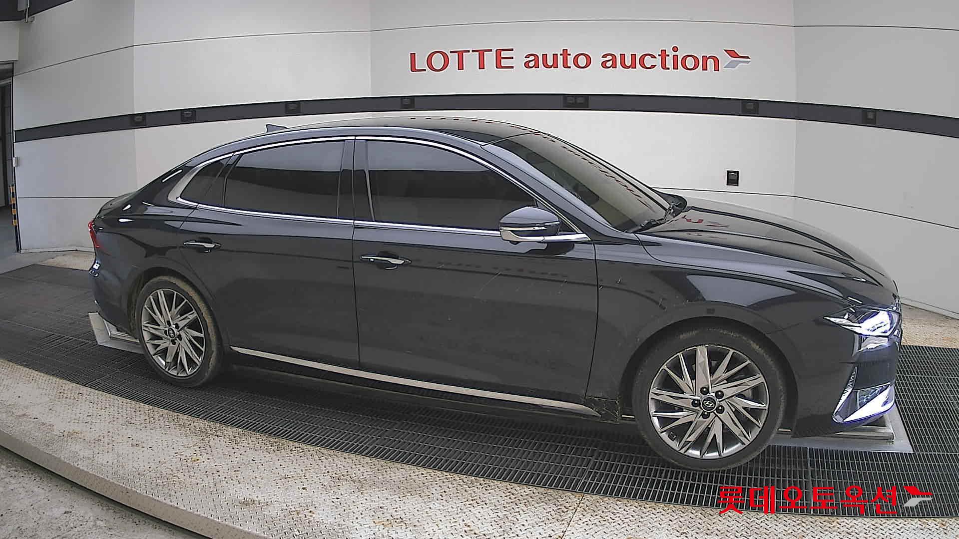 Hyundai Grandeur - 22