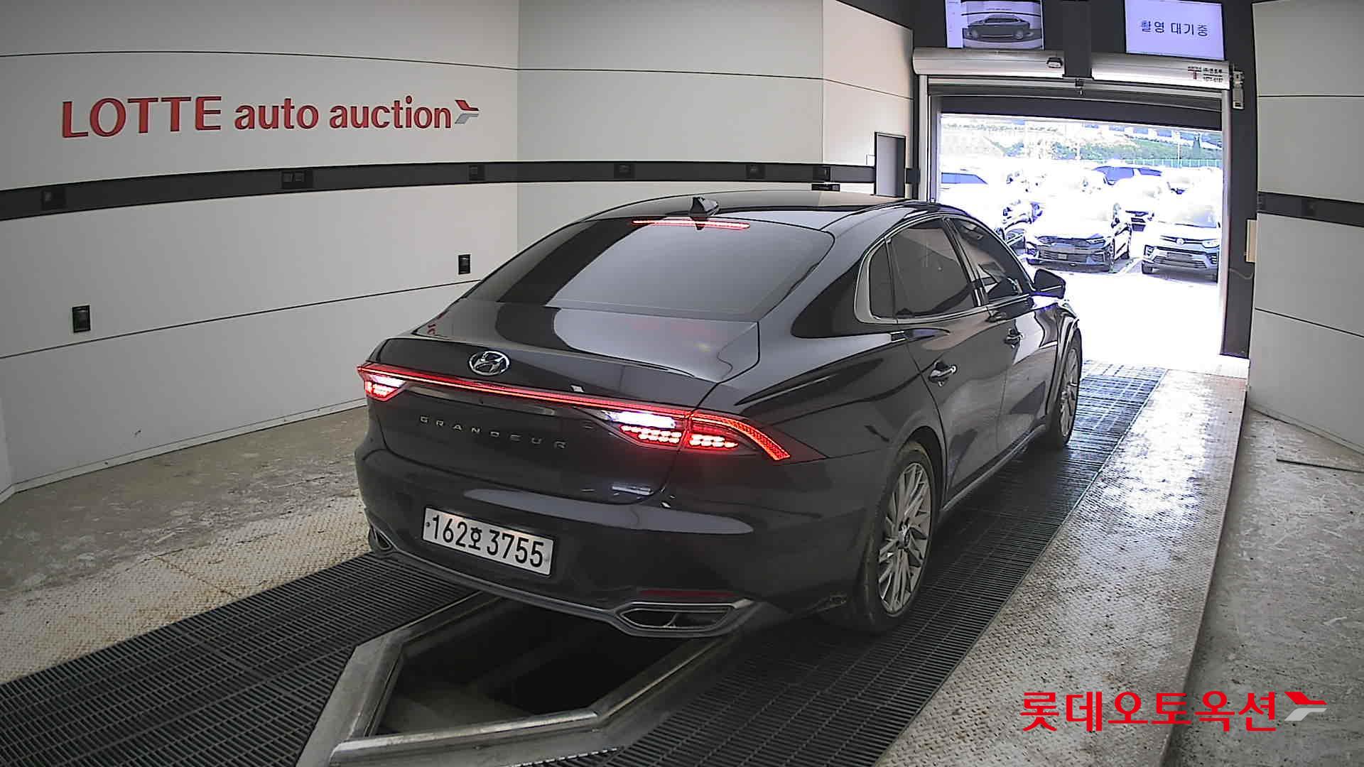 Hyundai Grandeur - 18