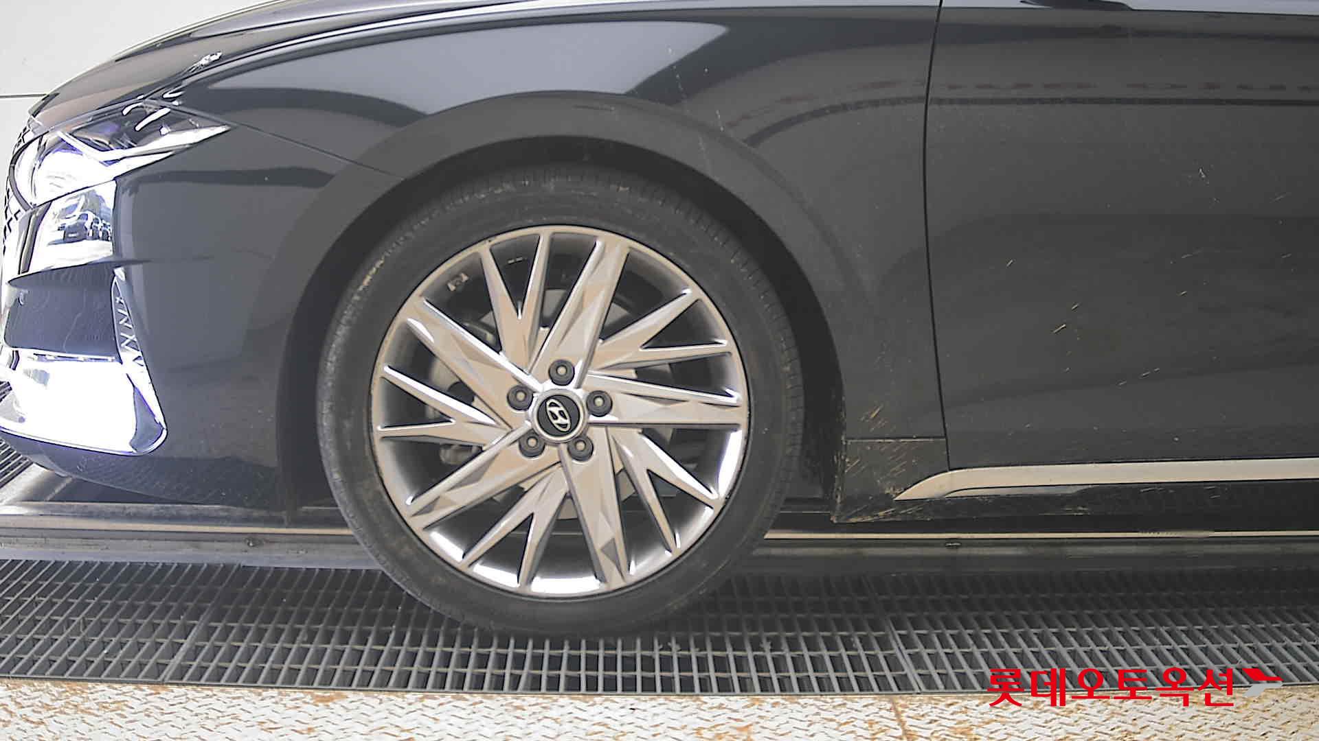 Hyundai Grandeur - 25