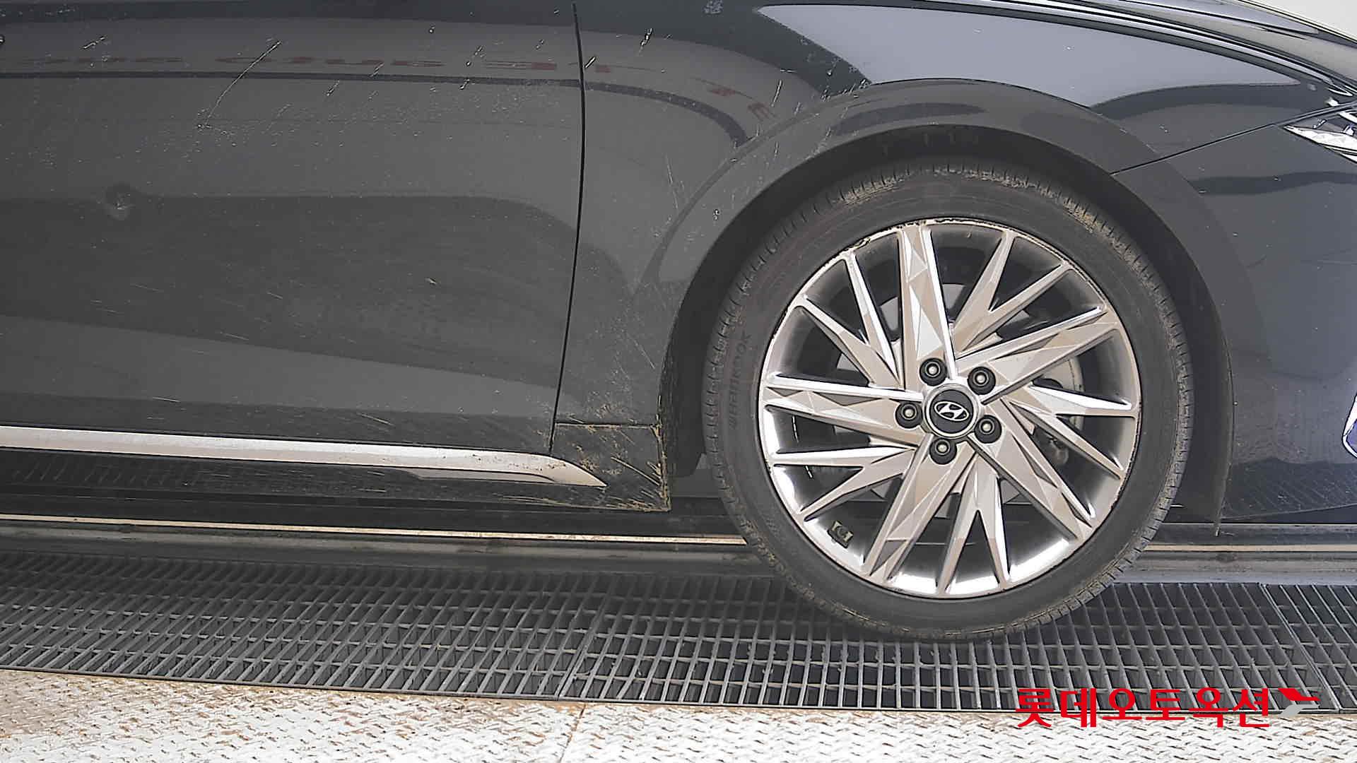 Hyundai Grandeur - 27