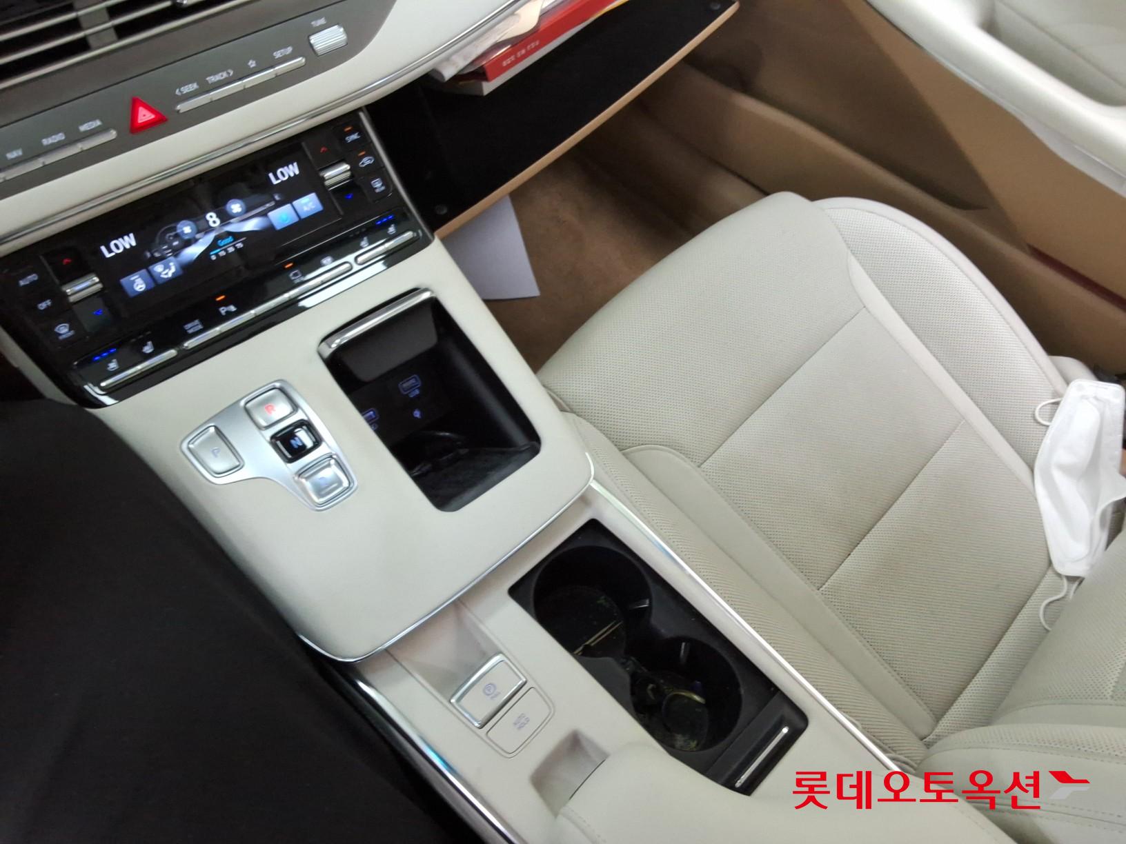 Hyundai Grandeur - 34