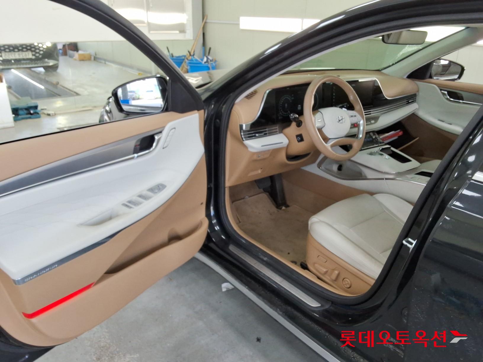 Hyundai Grandeur - 35