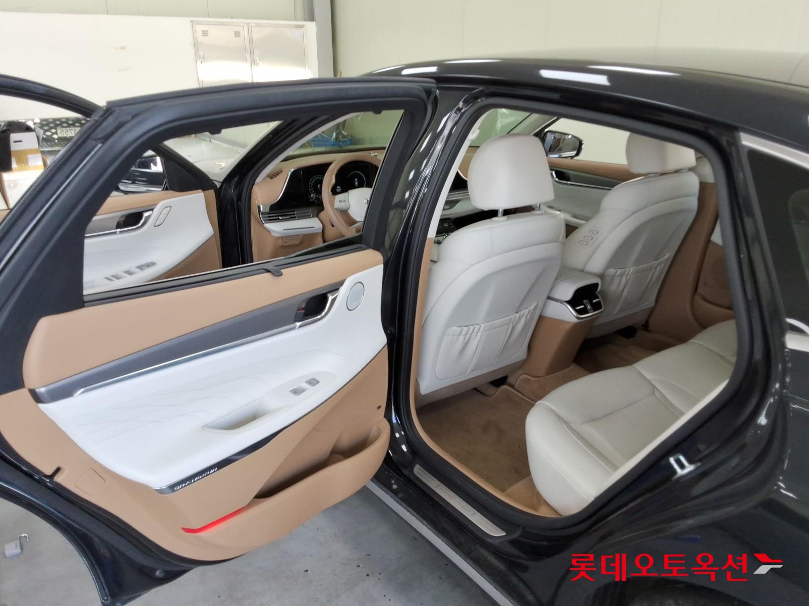 Hyundai Grandeur - 37