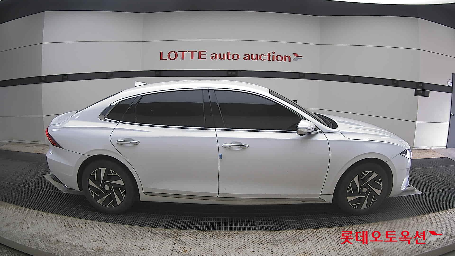 Hyundai Grandeur - 21