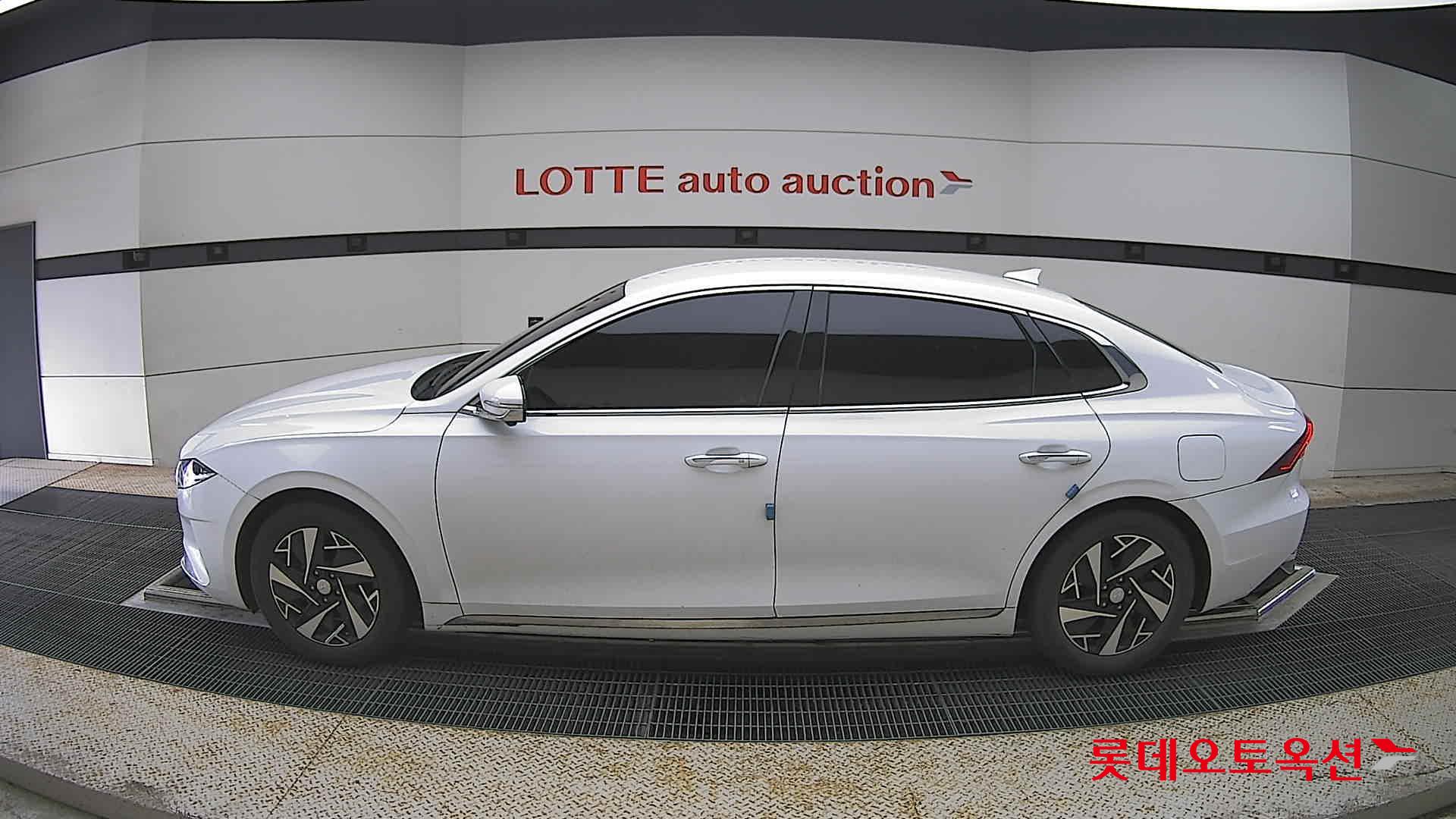 Hyundai Grandeur - 13