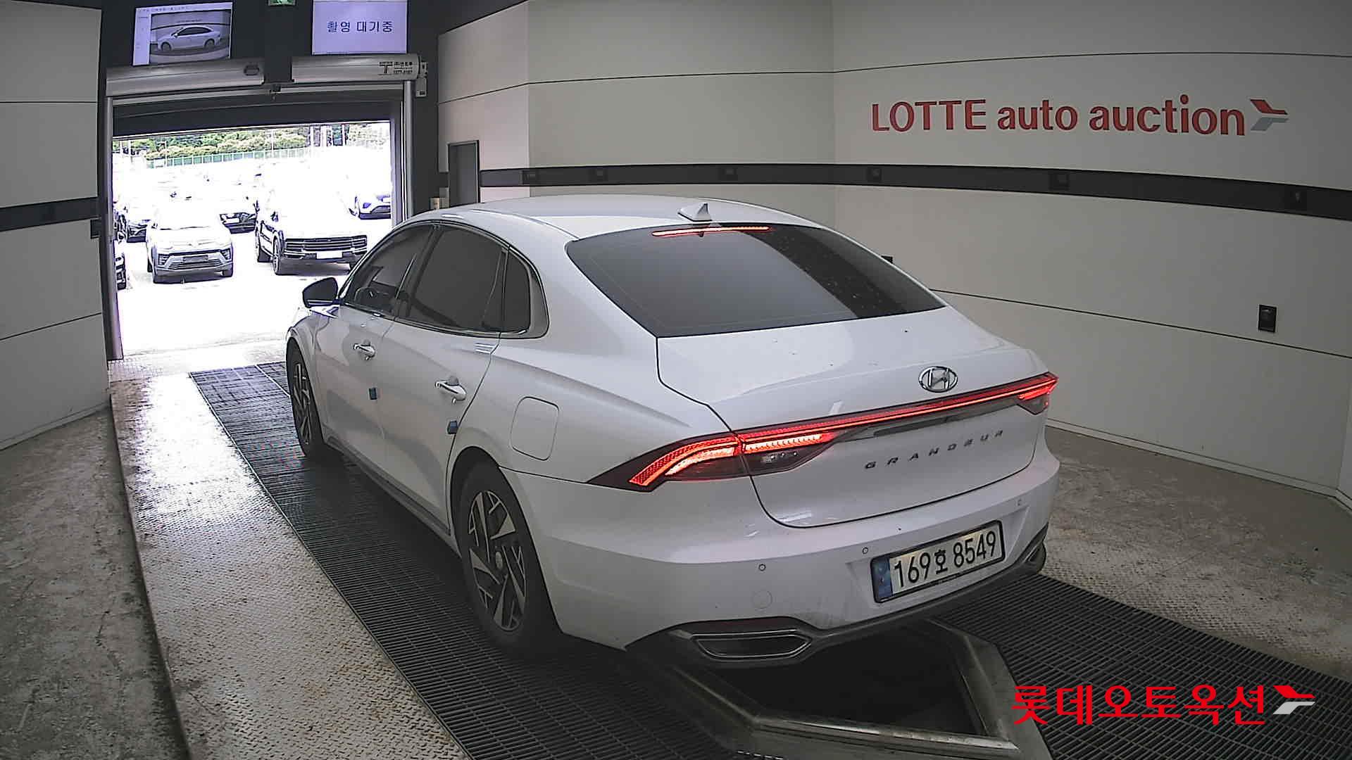 Hyundai Grandeur - 16
