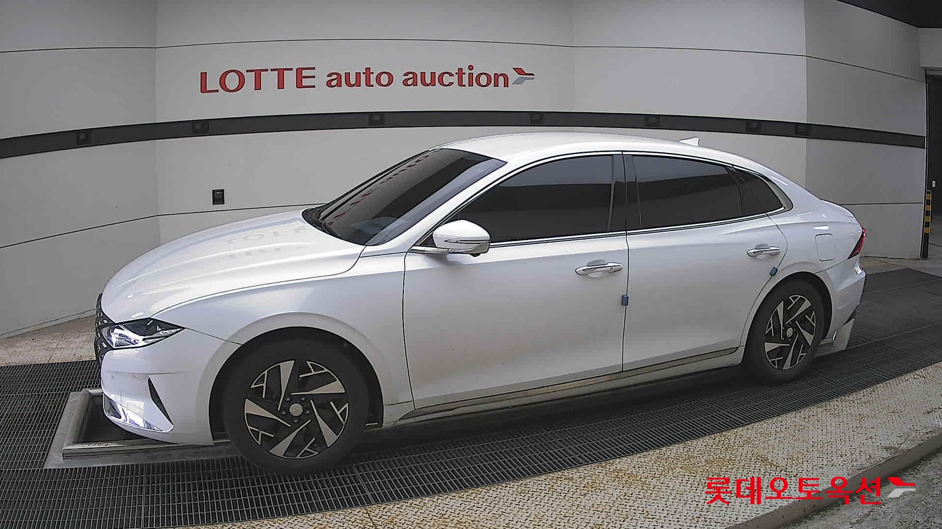 Hyundai Grandeur - 12