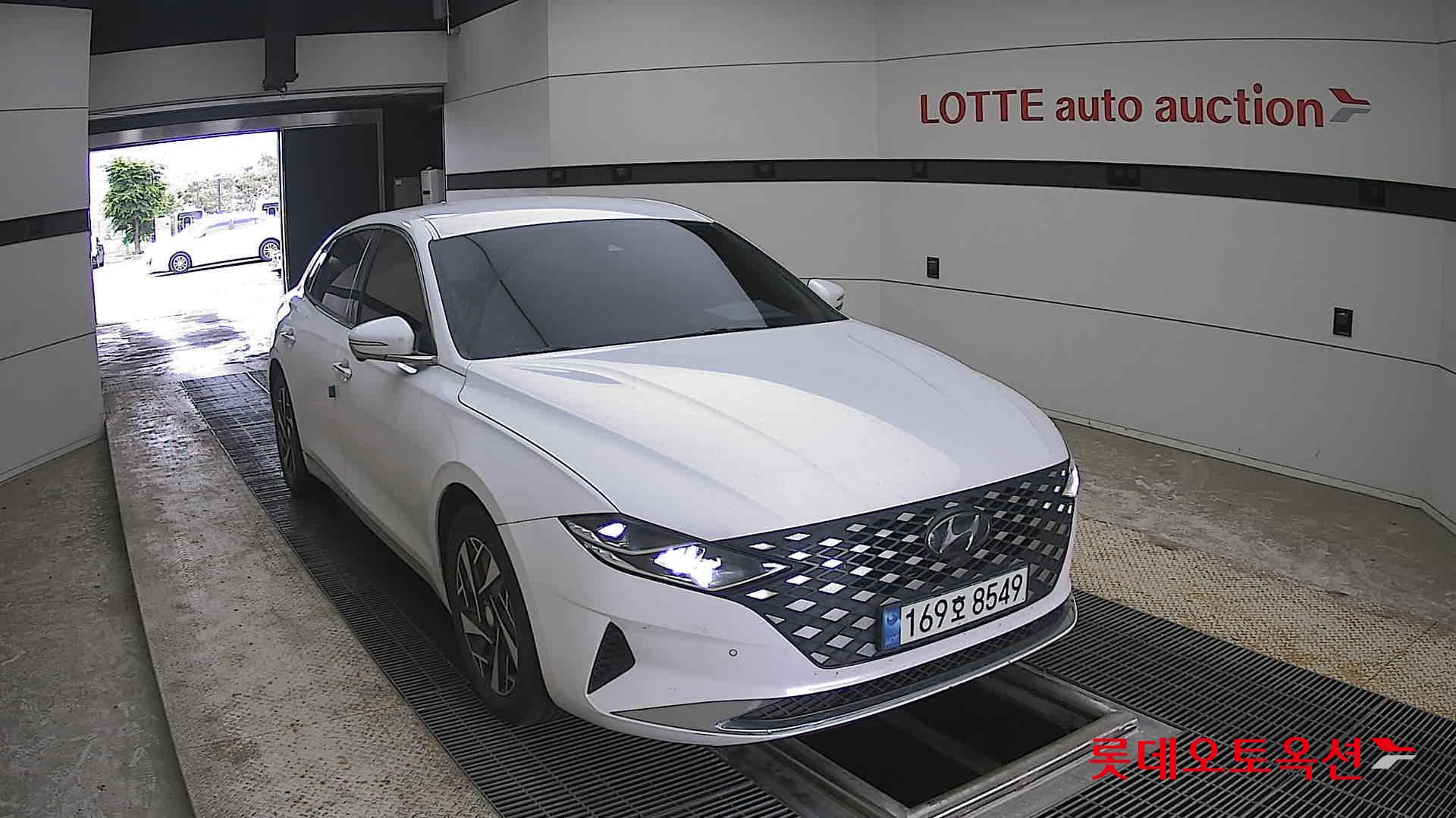 Hyundai Grandeur - 24