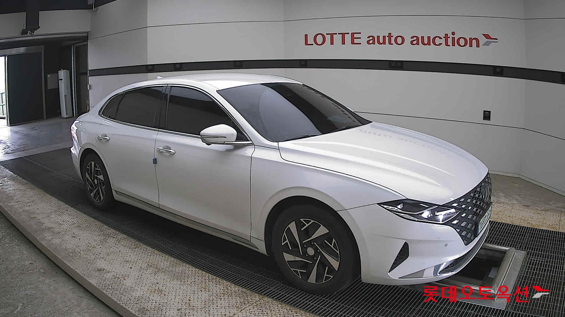 Hyundai Grandeur - 23