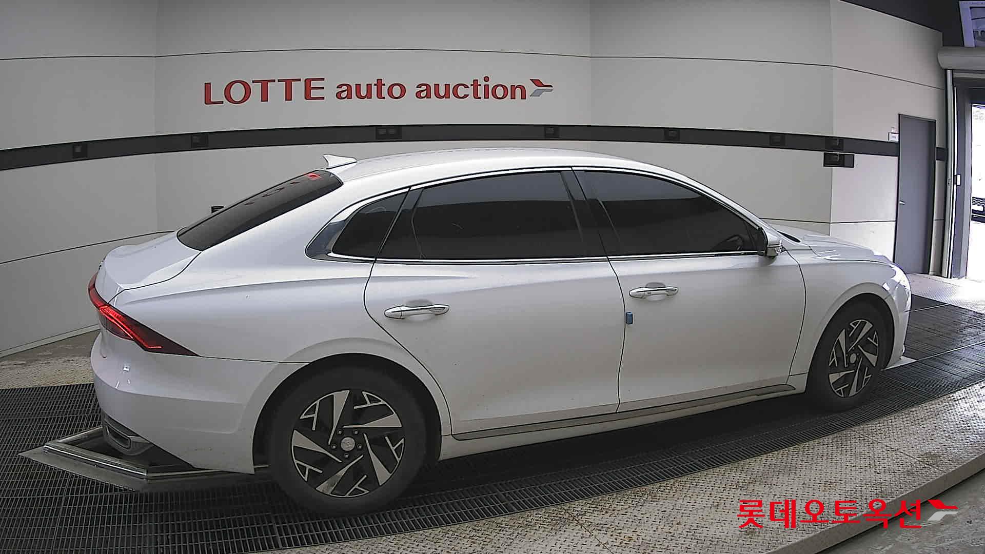 Hyundai Grandeur - 20