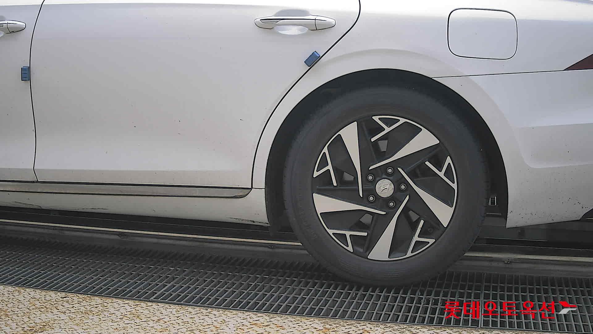 Hyundai Grandeur - 26