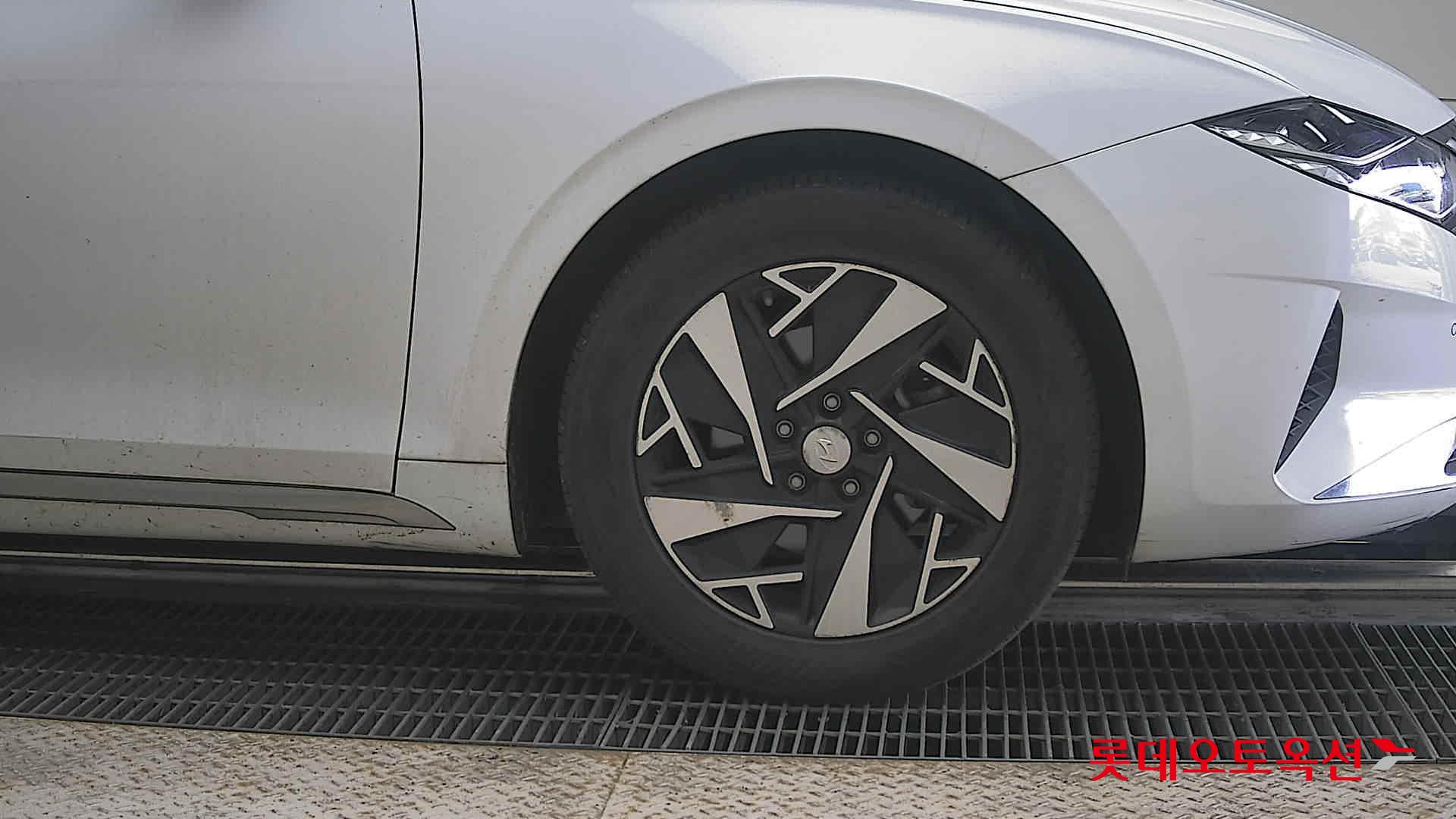 Hyundai Grandeur - 27